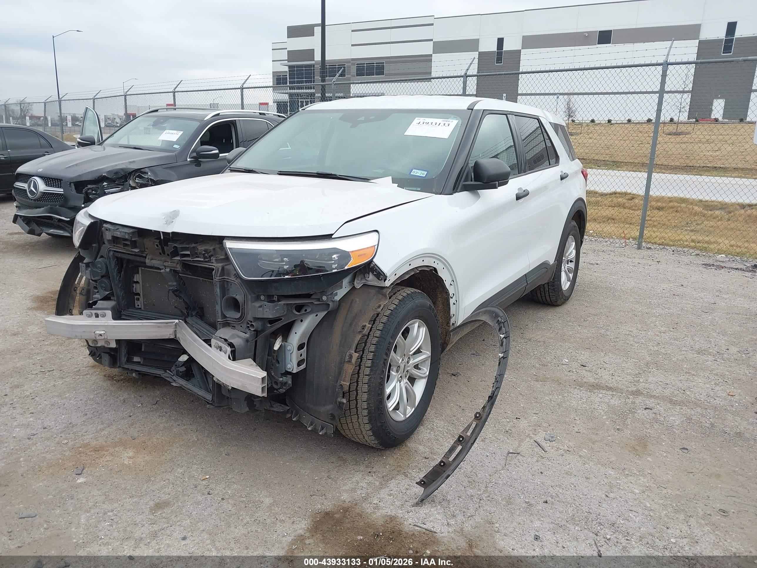 FORD EXPLORER image 2