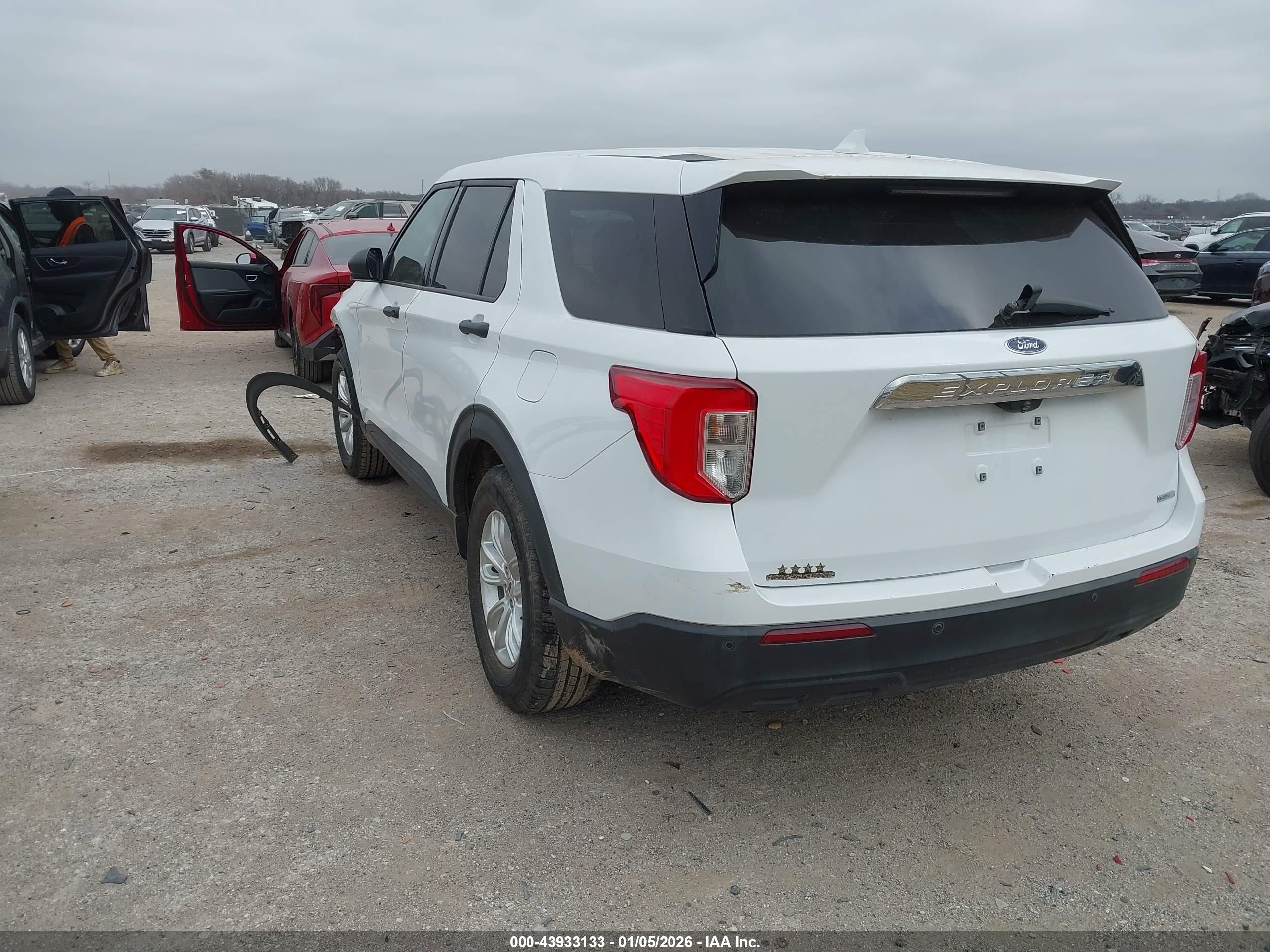 FORD EXPLORER image 3