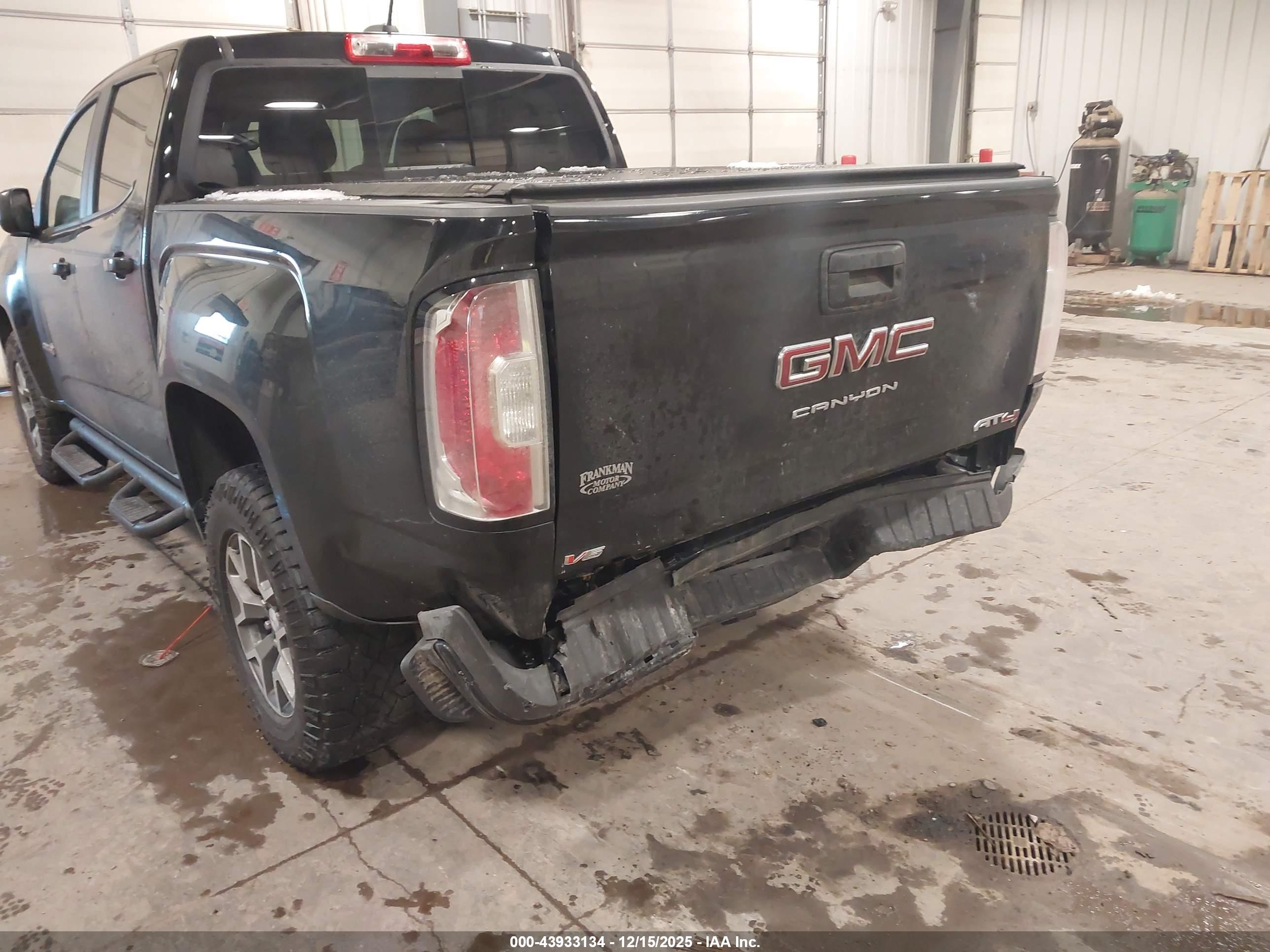 GMC CANYON image 6