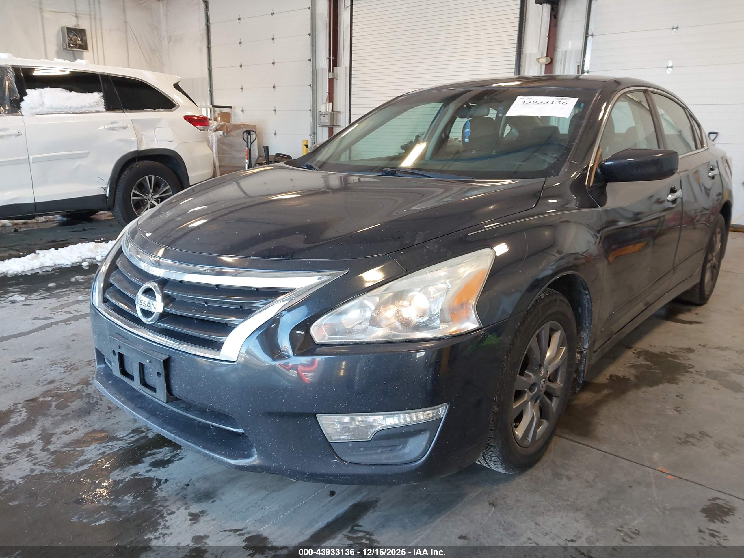 NISSAN ALTIMA image 2