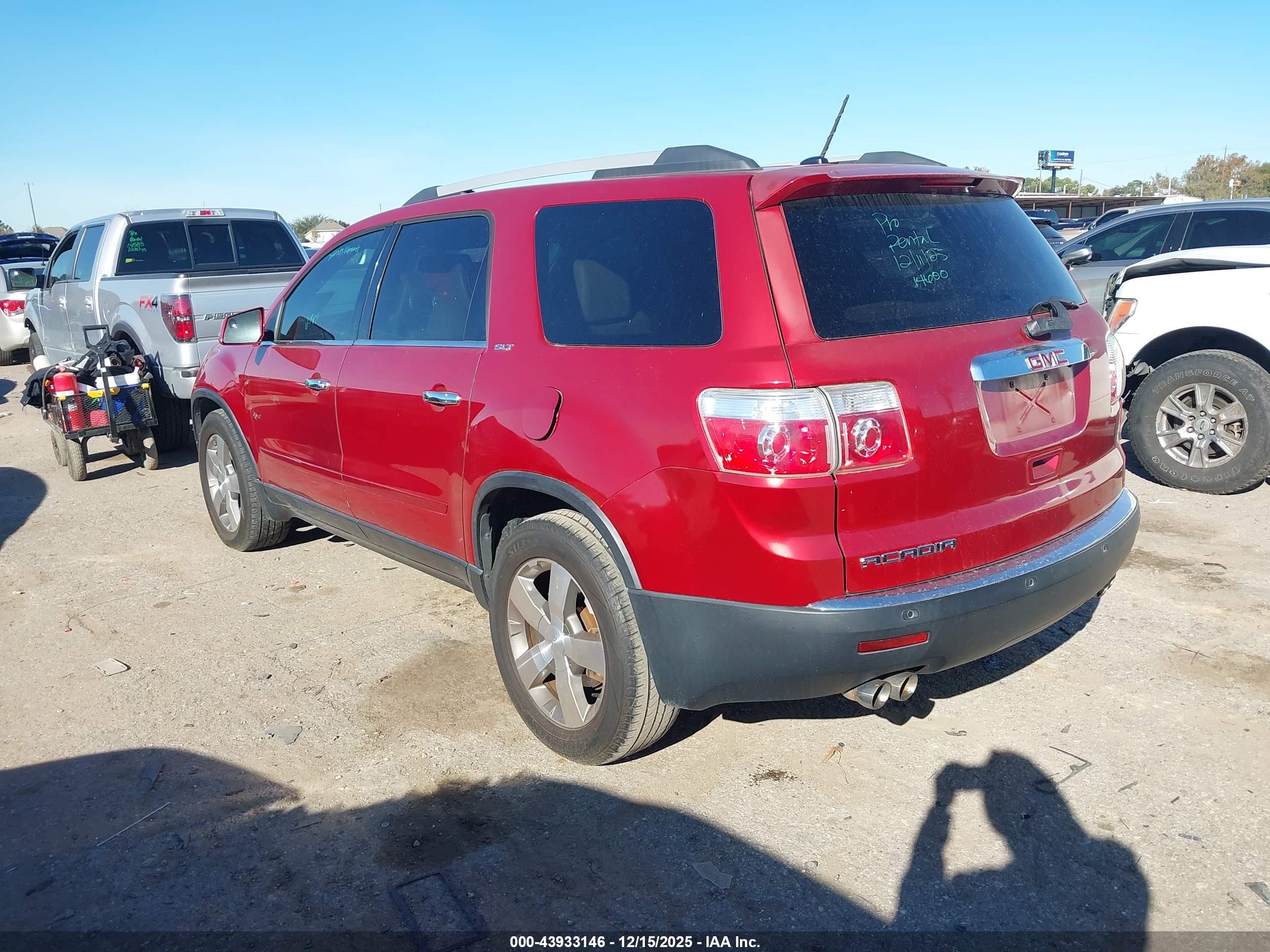 GMC ACADIA image 3