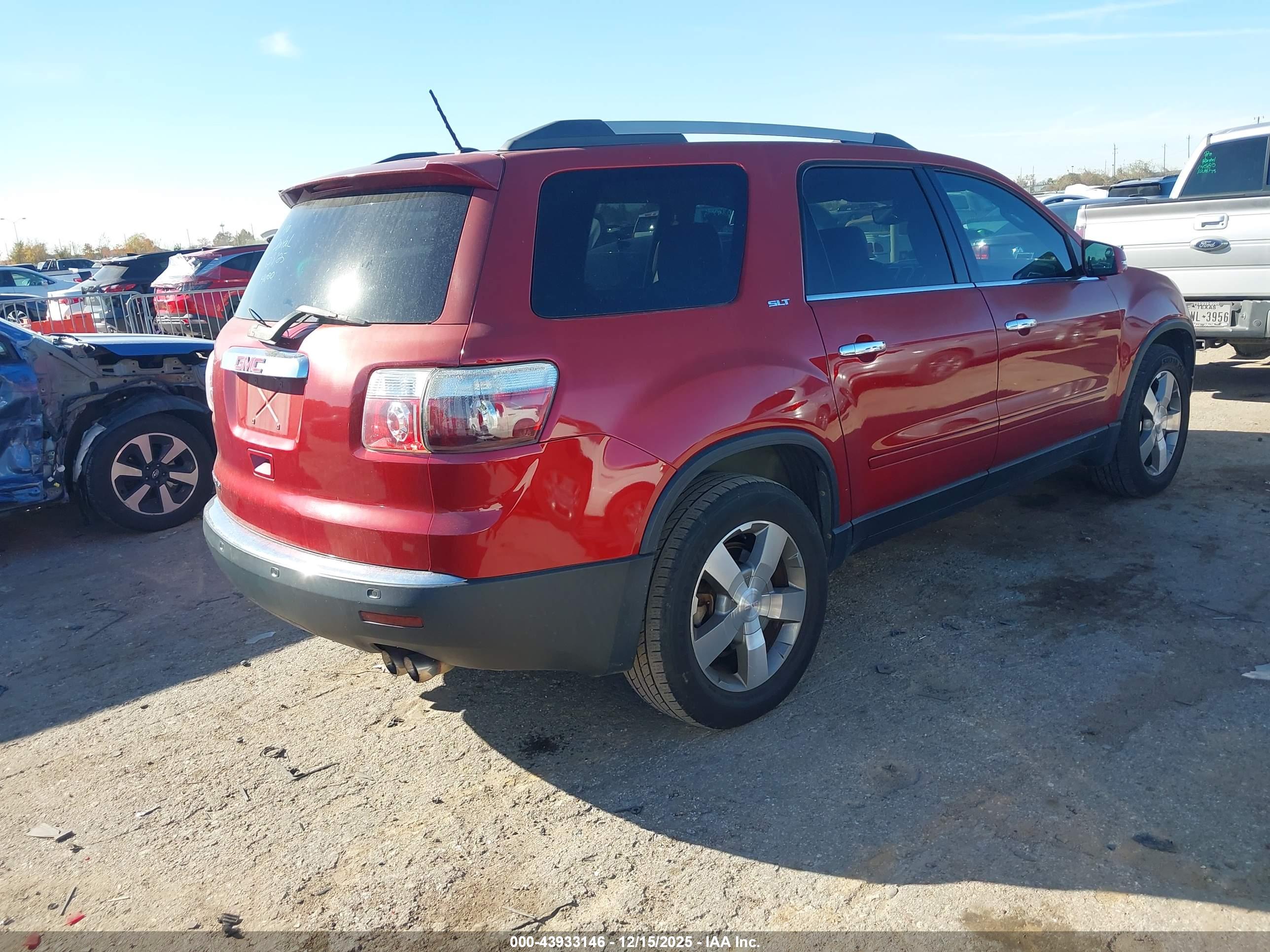 GMC ACADIA image 4