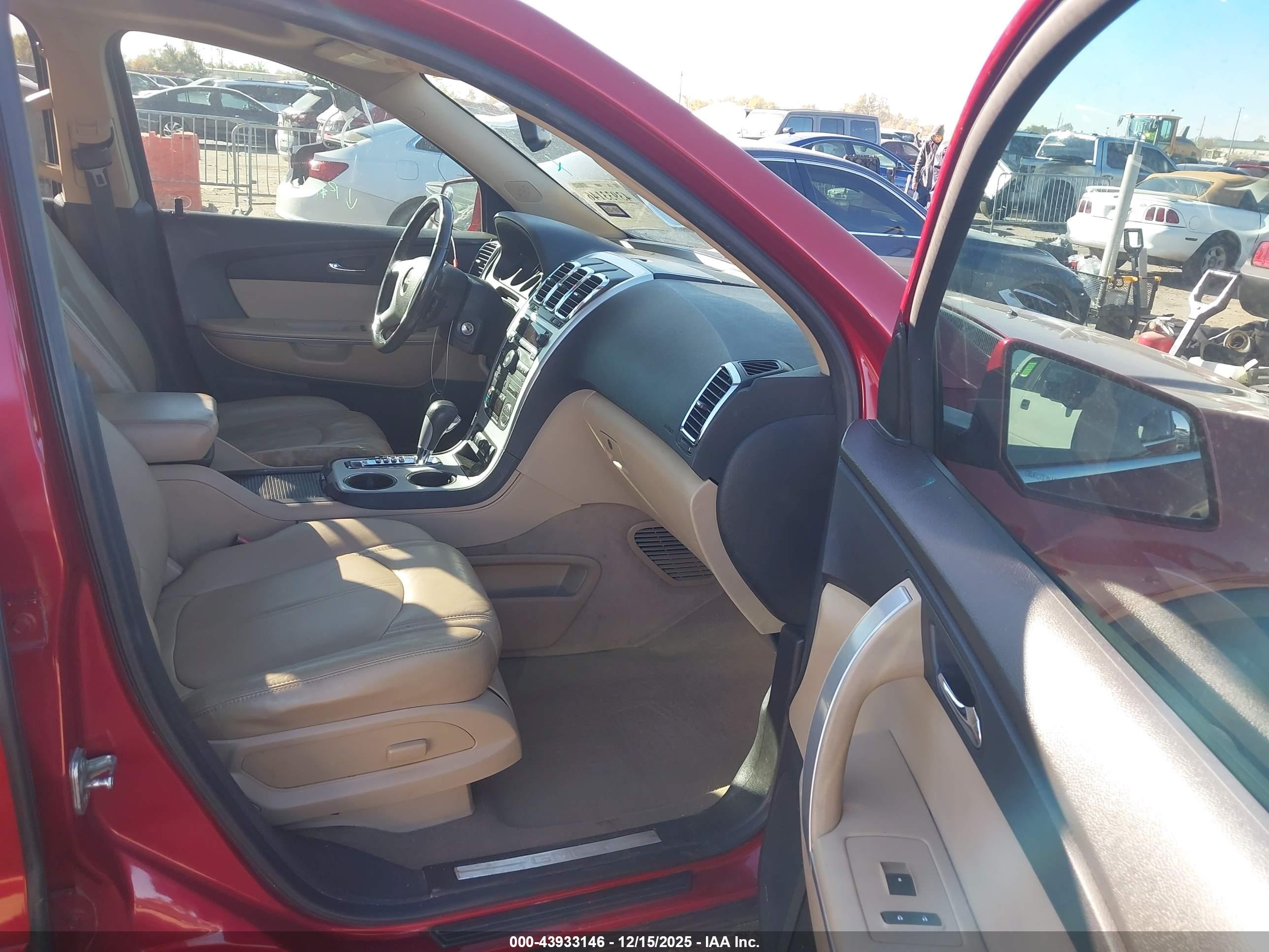 GMC ACADIA image 5