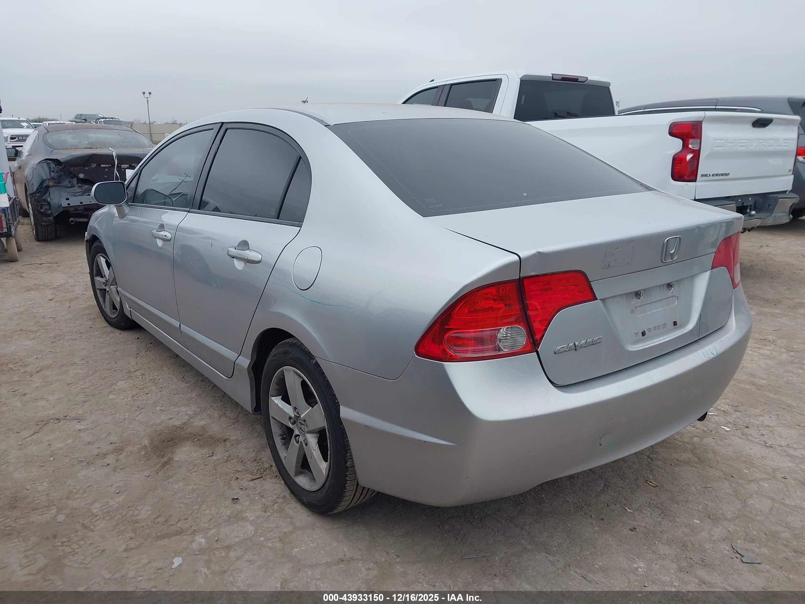 HONDA CIVIC image 3