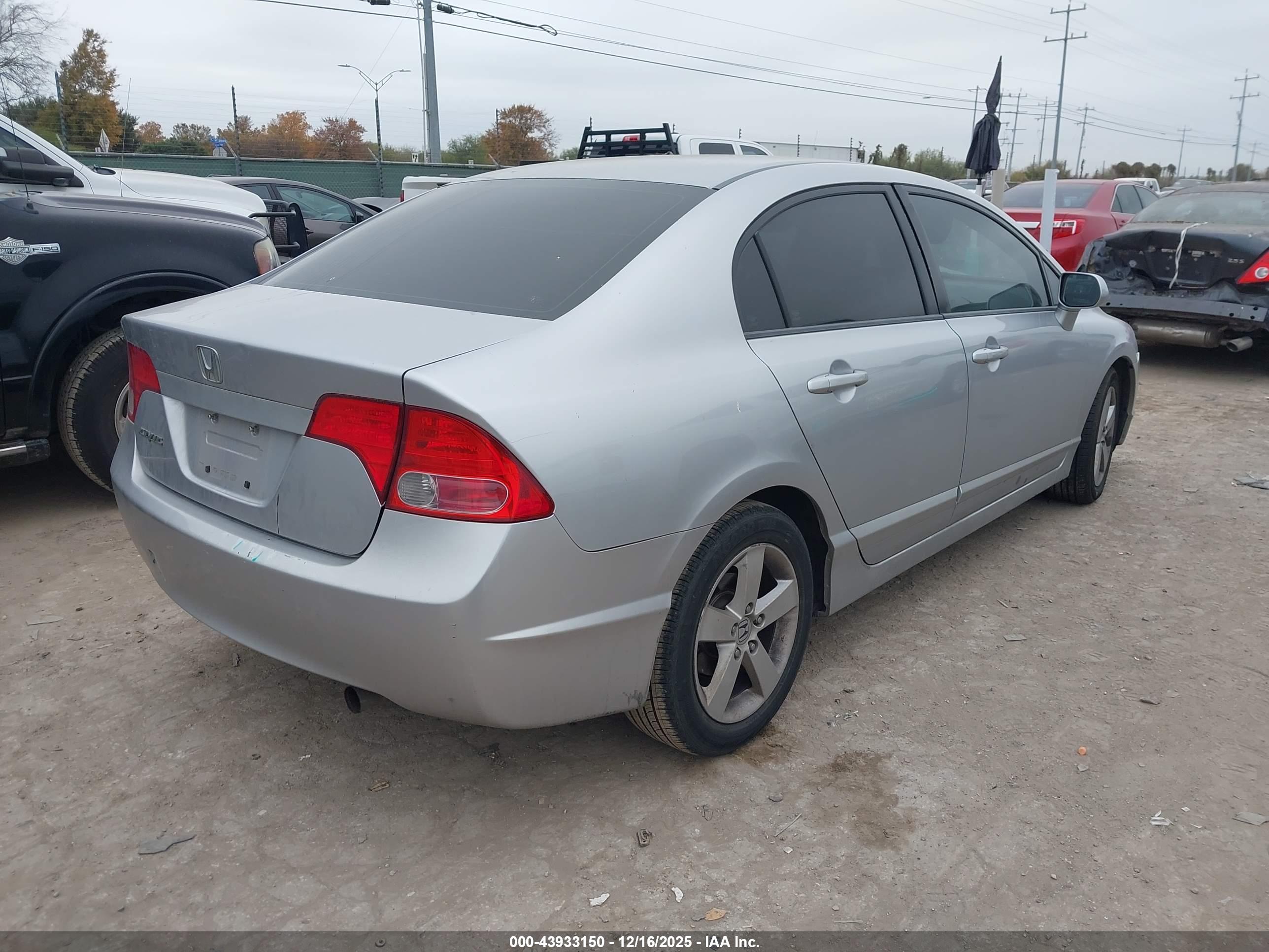 HONDA CIVIC image 4
