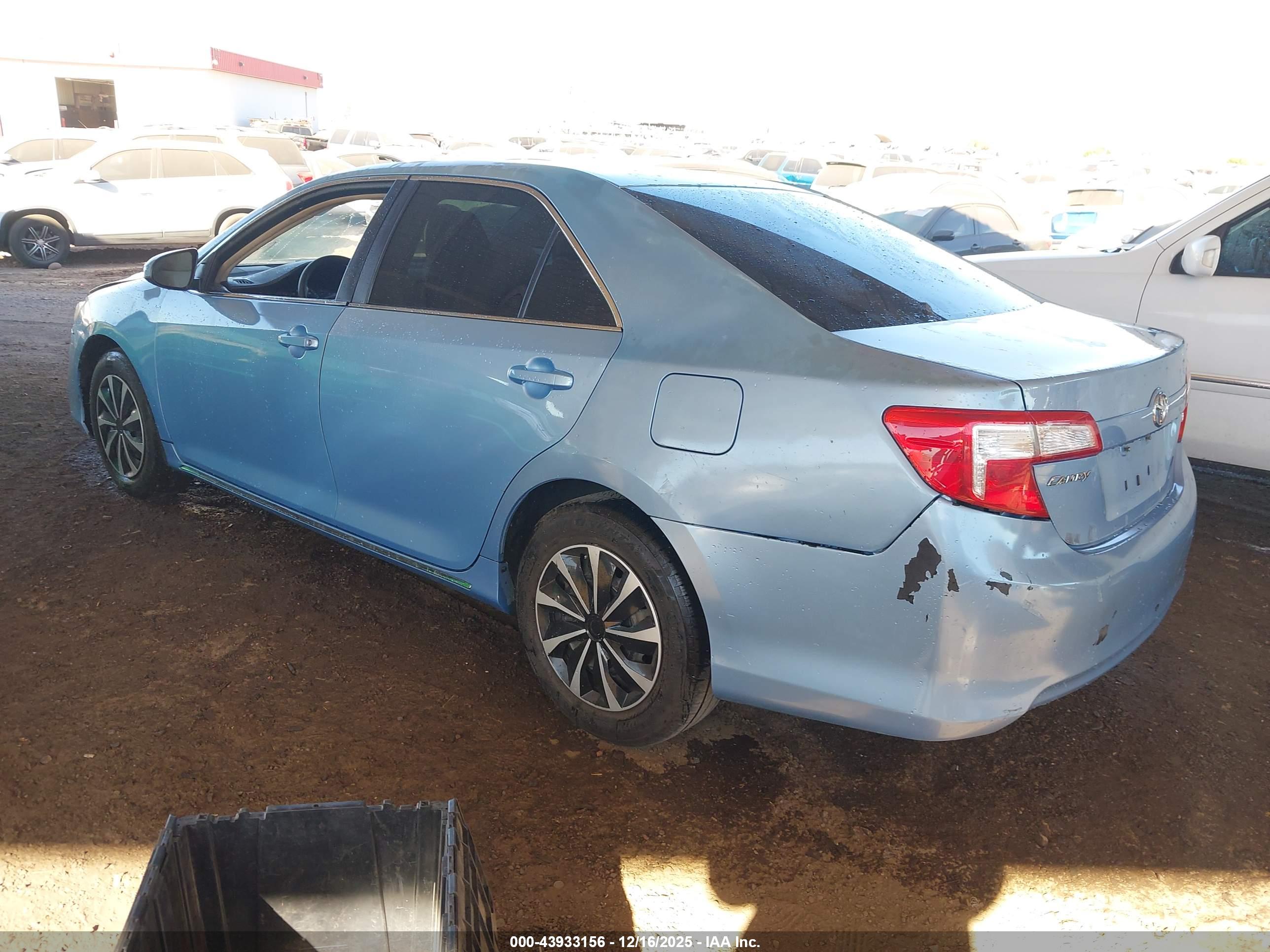 TOYOTA CAMRY image 3
