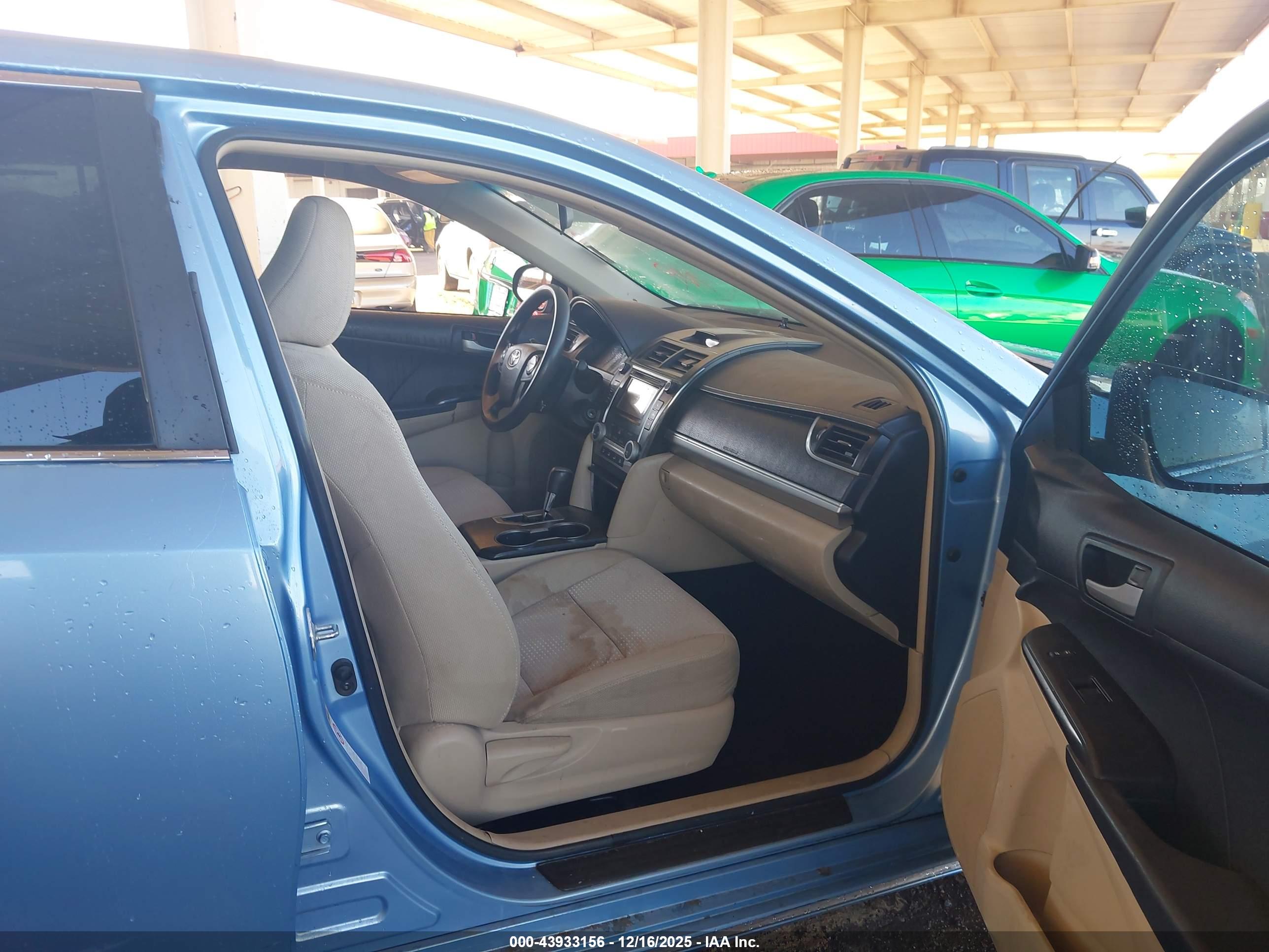 TOYOTA CAMRY image 5