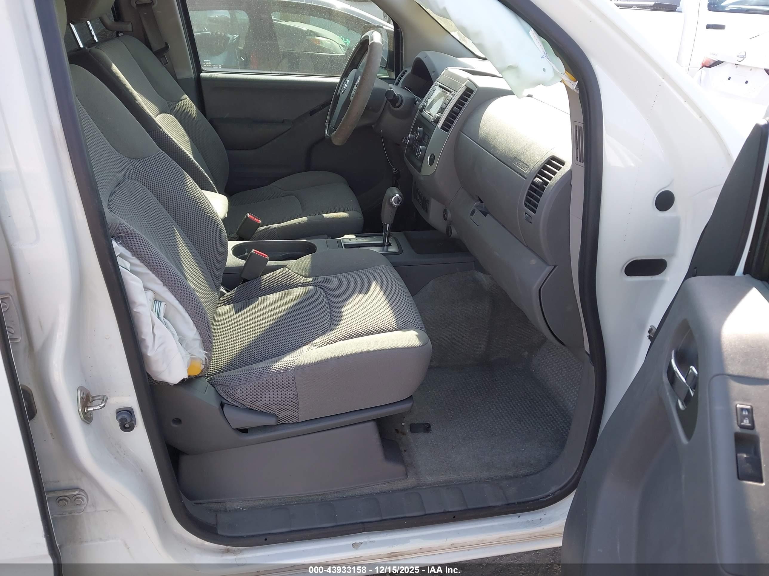 NISSAN FRONTIER image 5