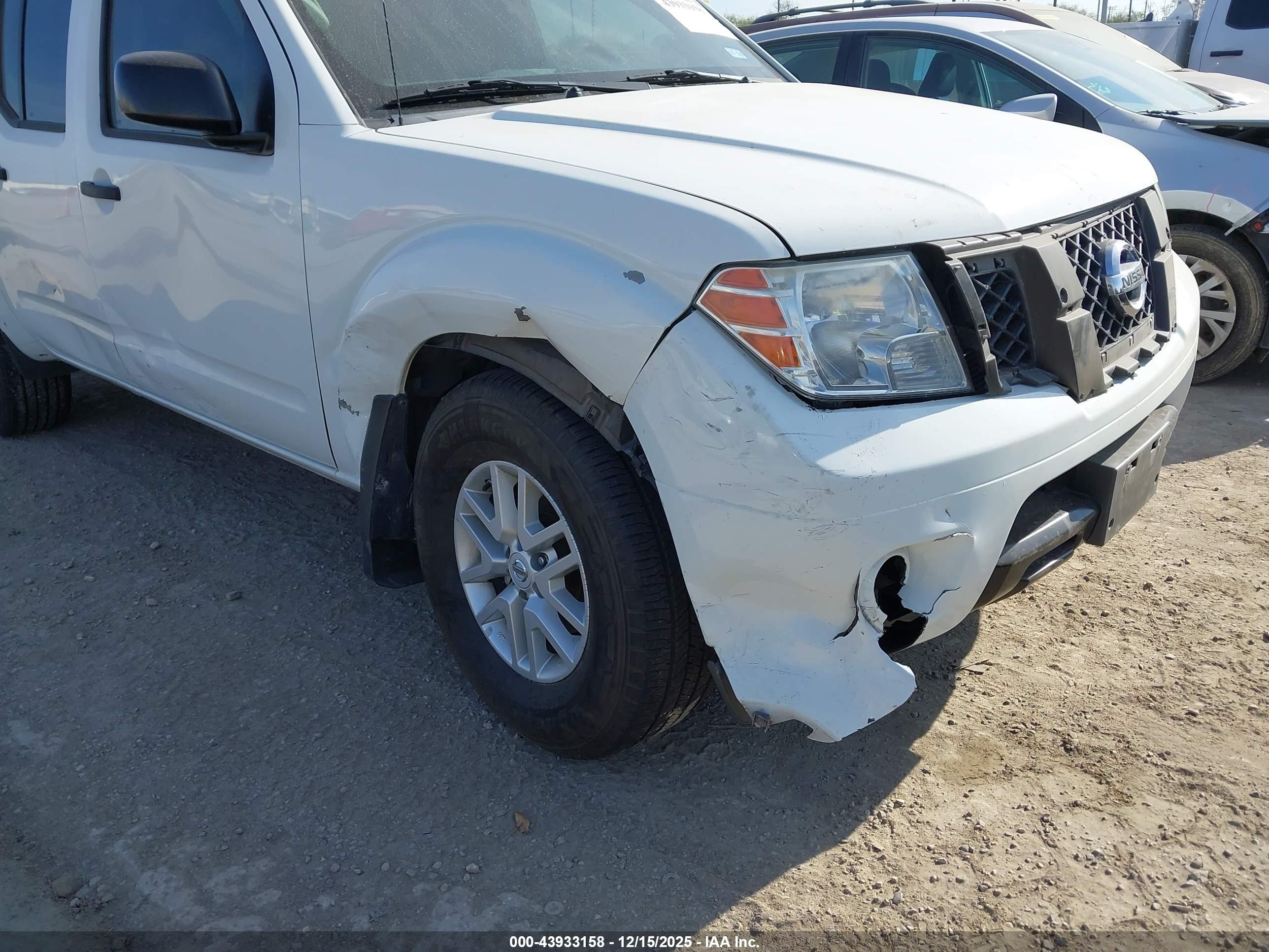 NISSAN FRONTIER image 6