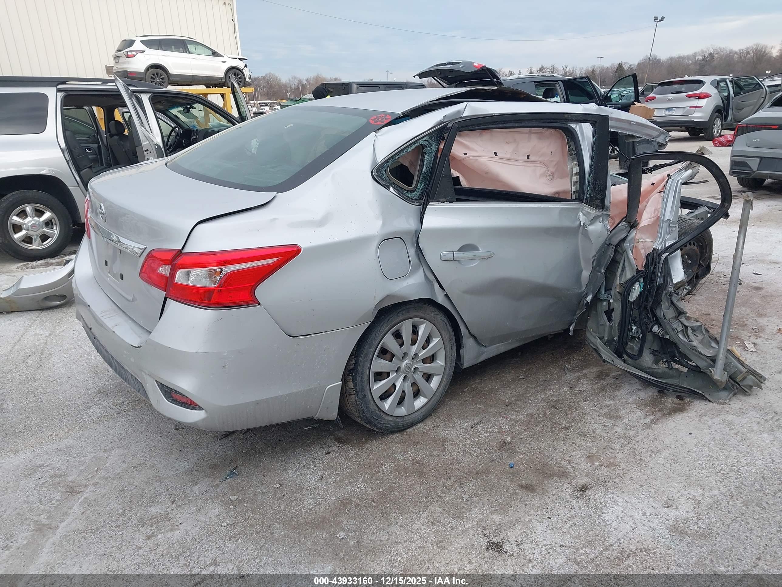 NISSAN SENTRA image 4