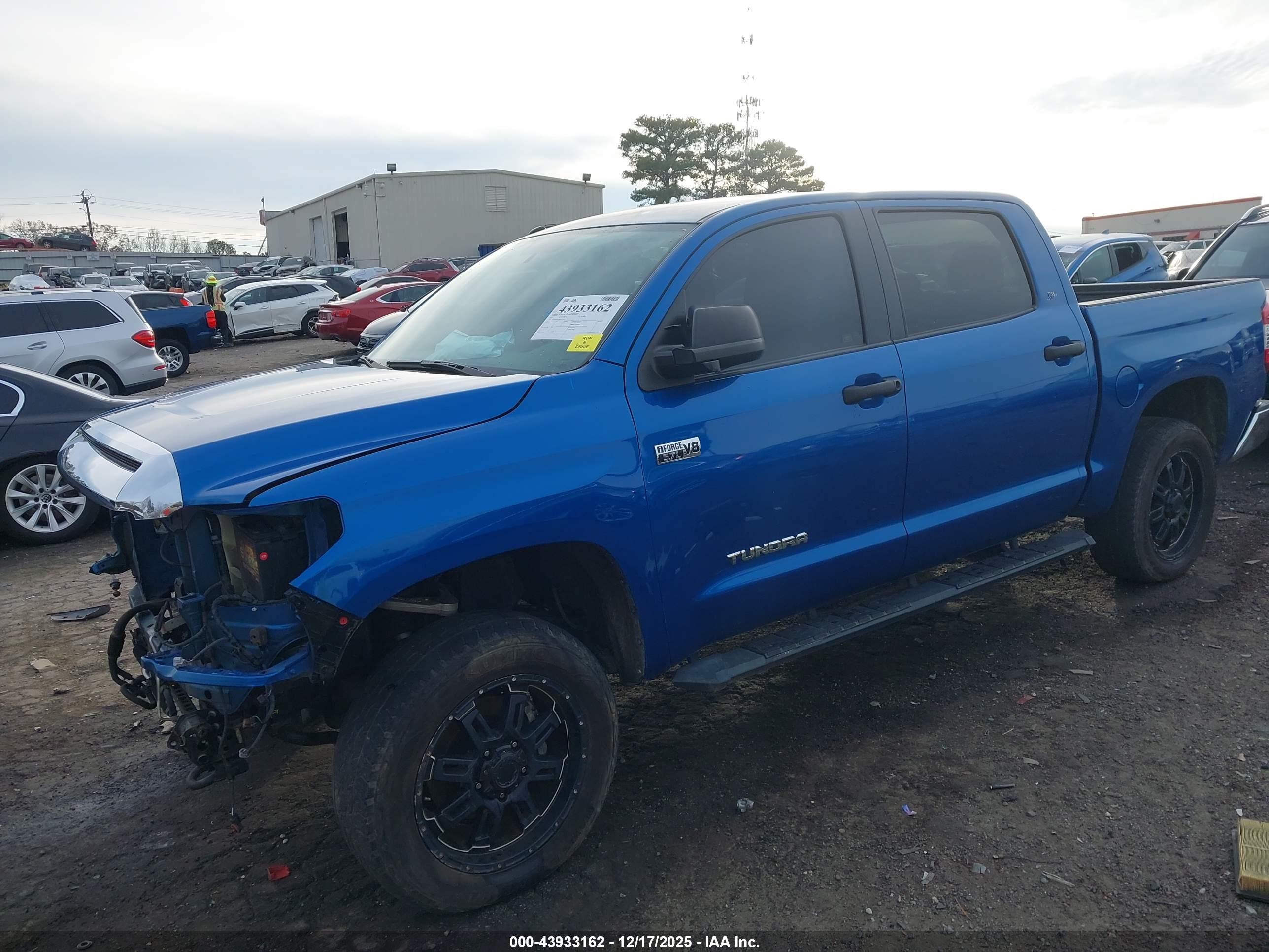 TOYOTA TUNDRA image 2