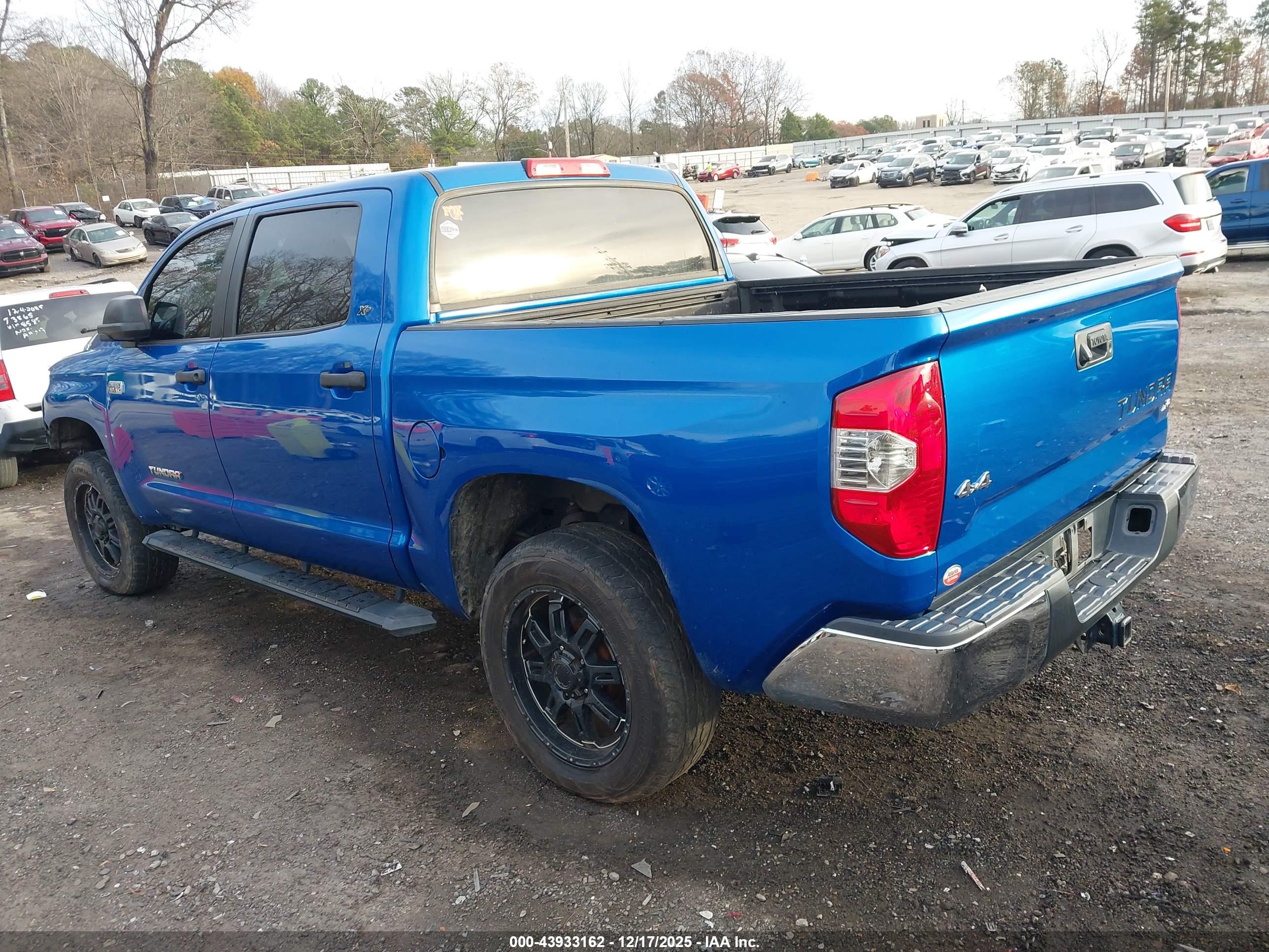 TOYOTA TUNDRA image 3