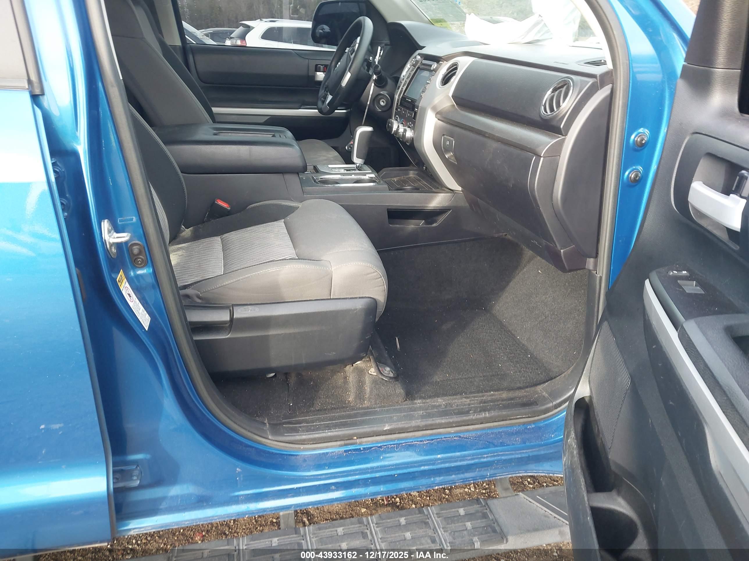 TOYOTA TUNDRA image 5