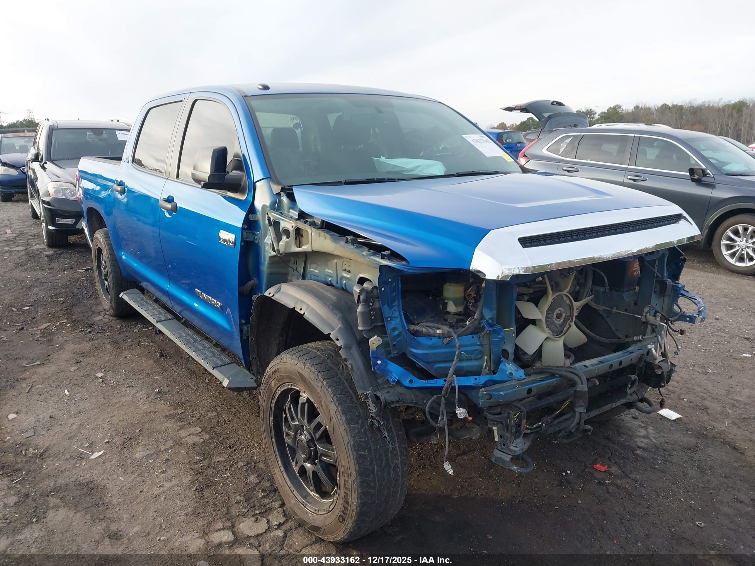 TOYOTA TUNDRA image 6