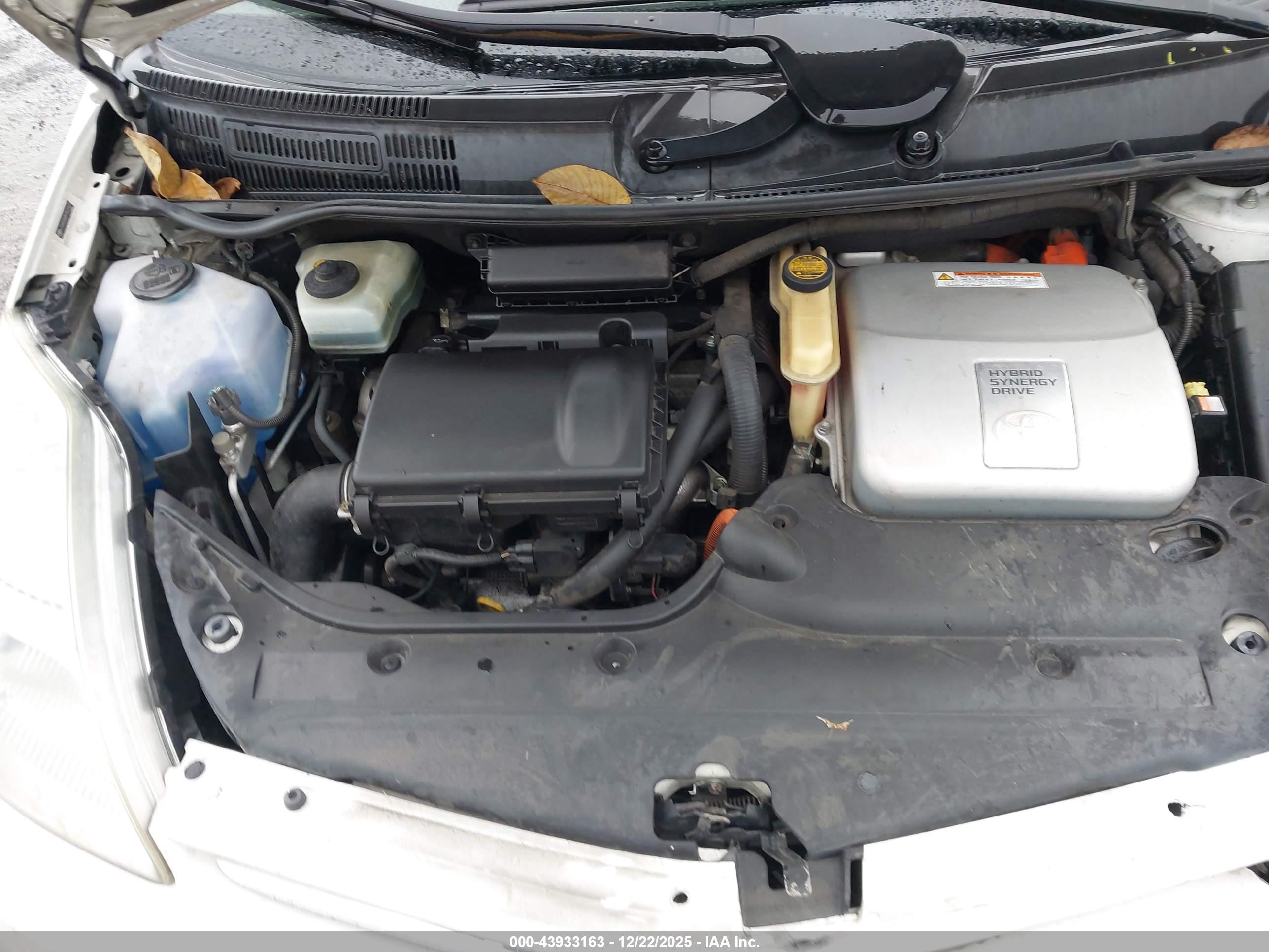 TOYOTA PRIUS image 10