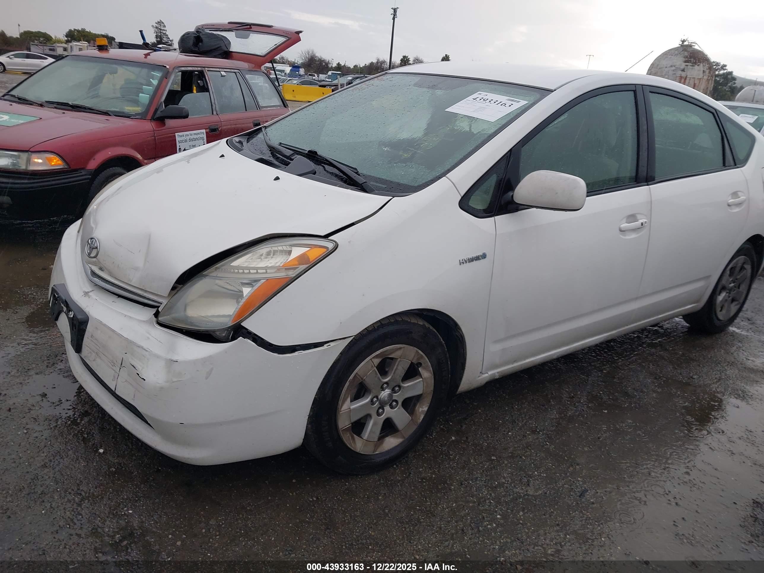TOYOTA PRIUS image 2