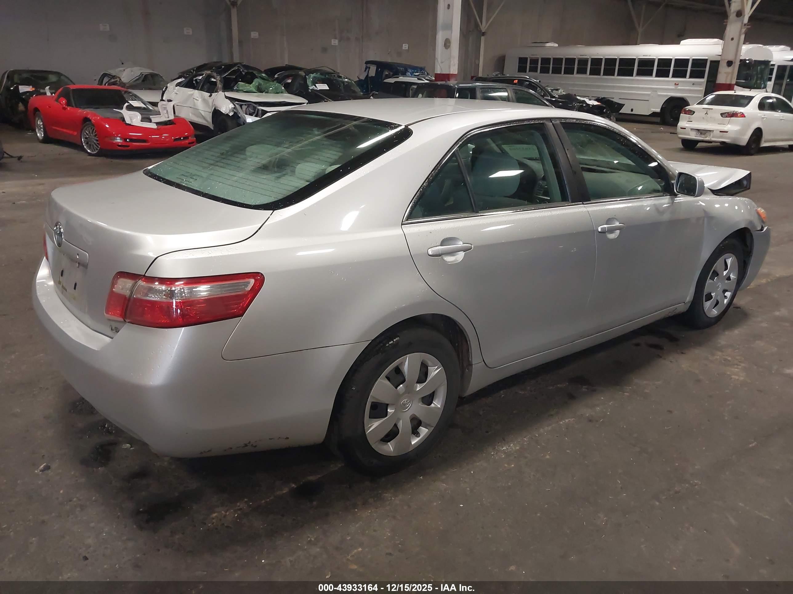 TOYOTA CAMRY image 4