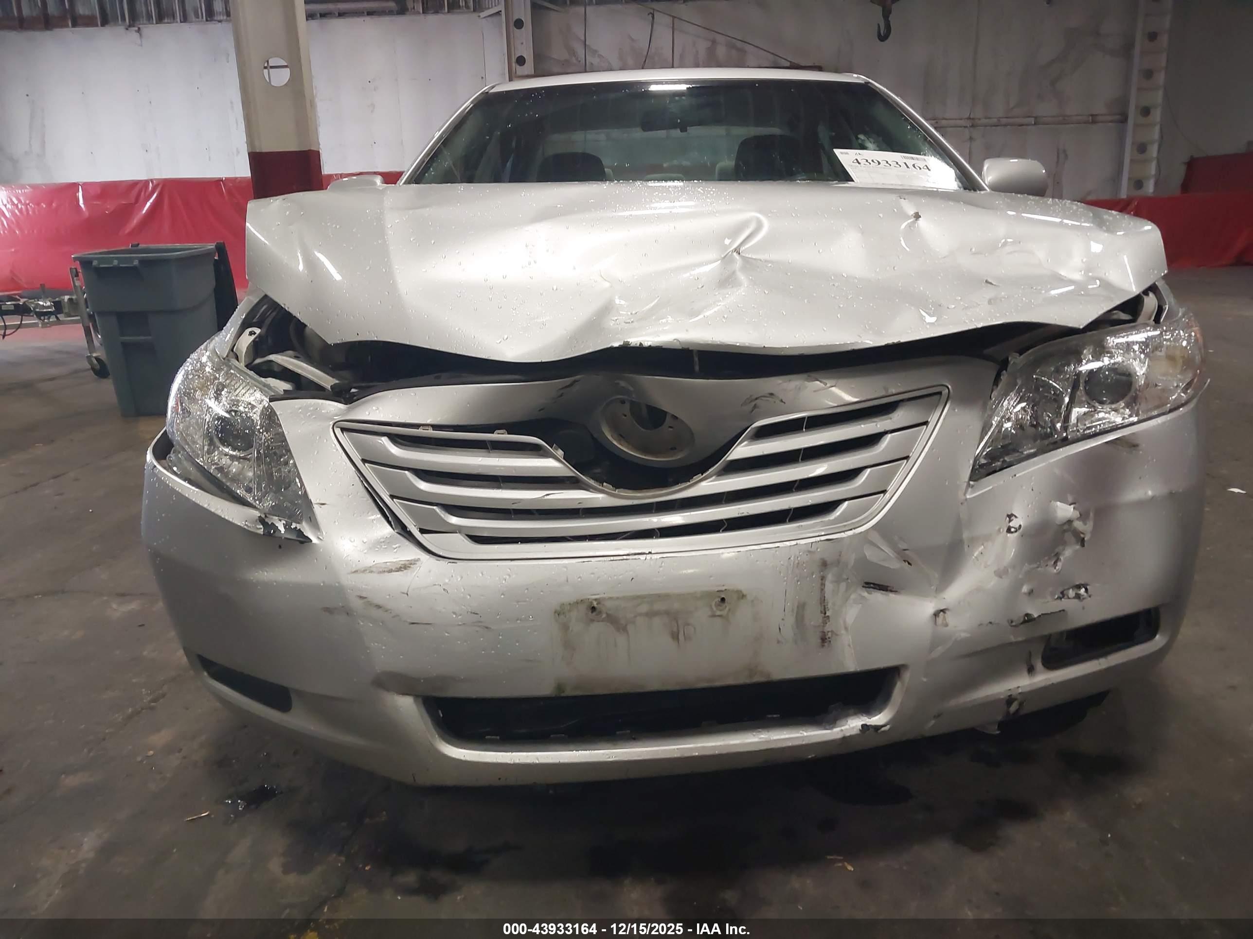 TOYOTA CAMRY image 6