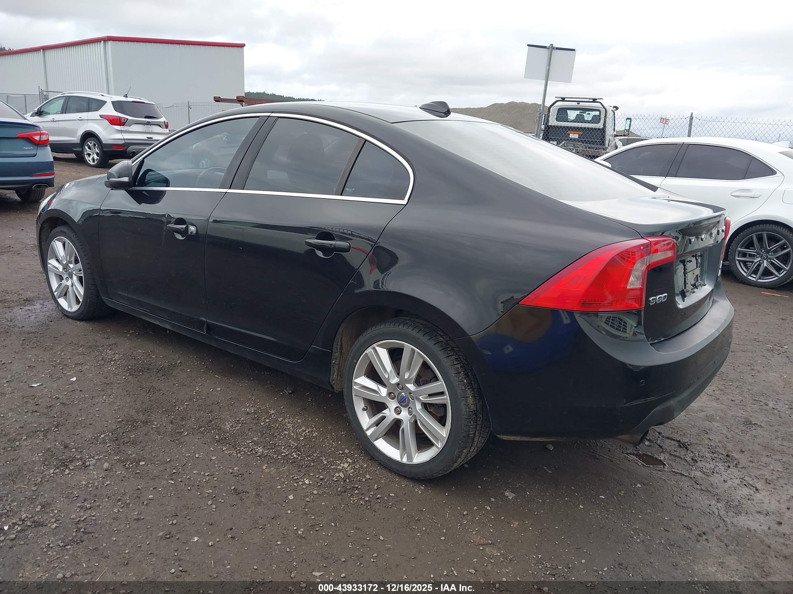 VOLVO S60 image 3