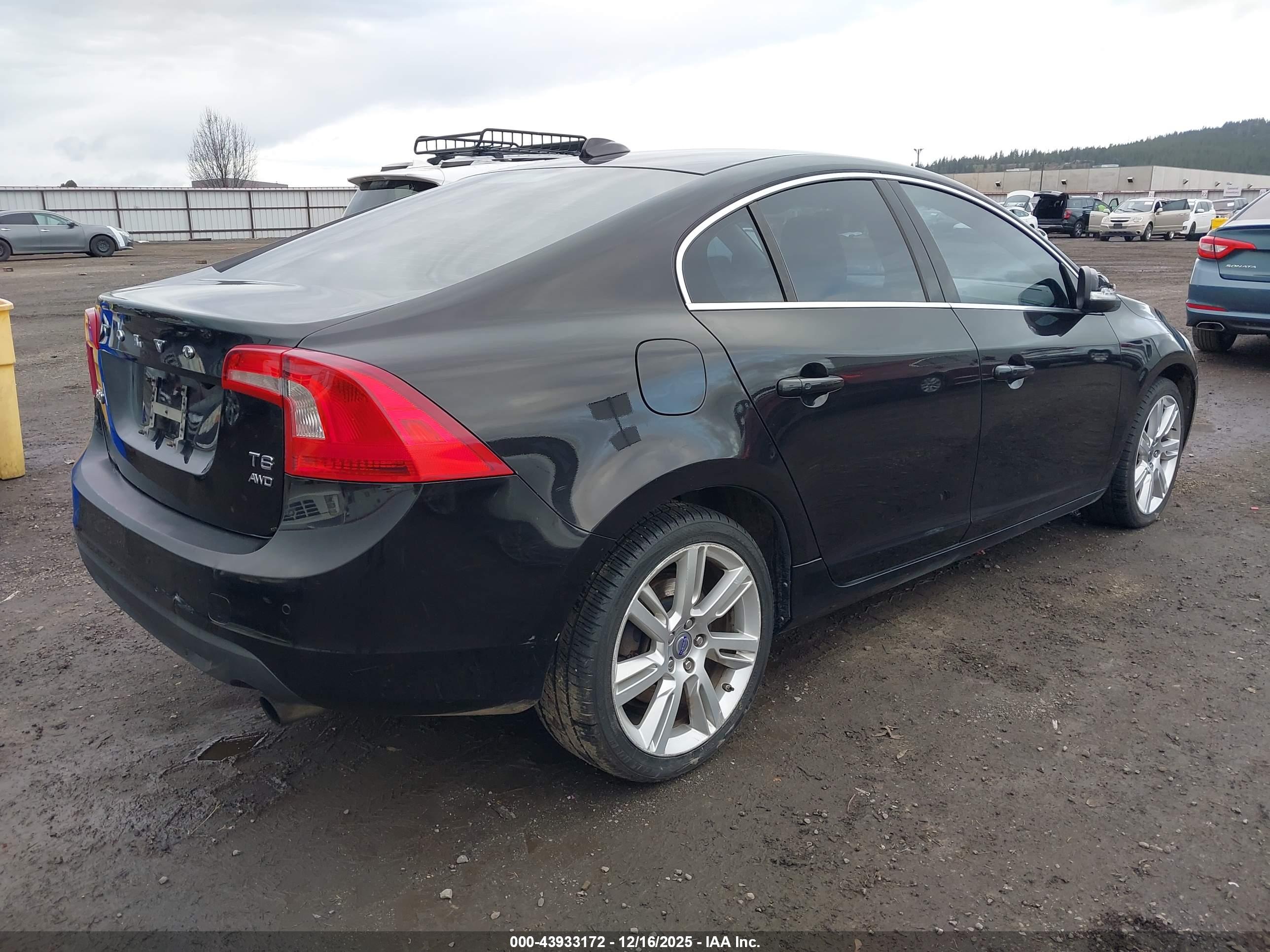 VOLVO S60 image 4