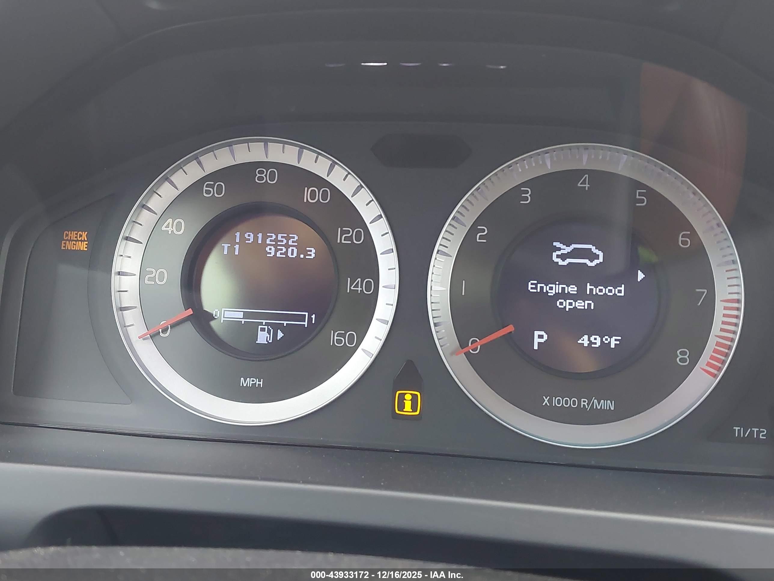 VOLVO S60 image 7