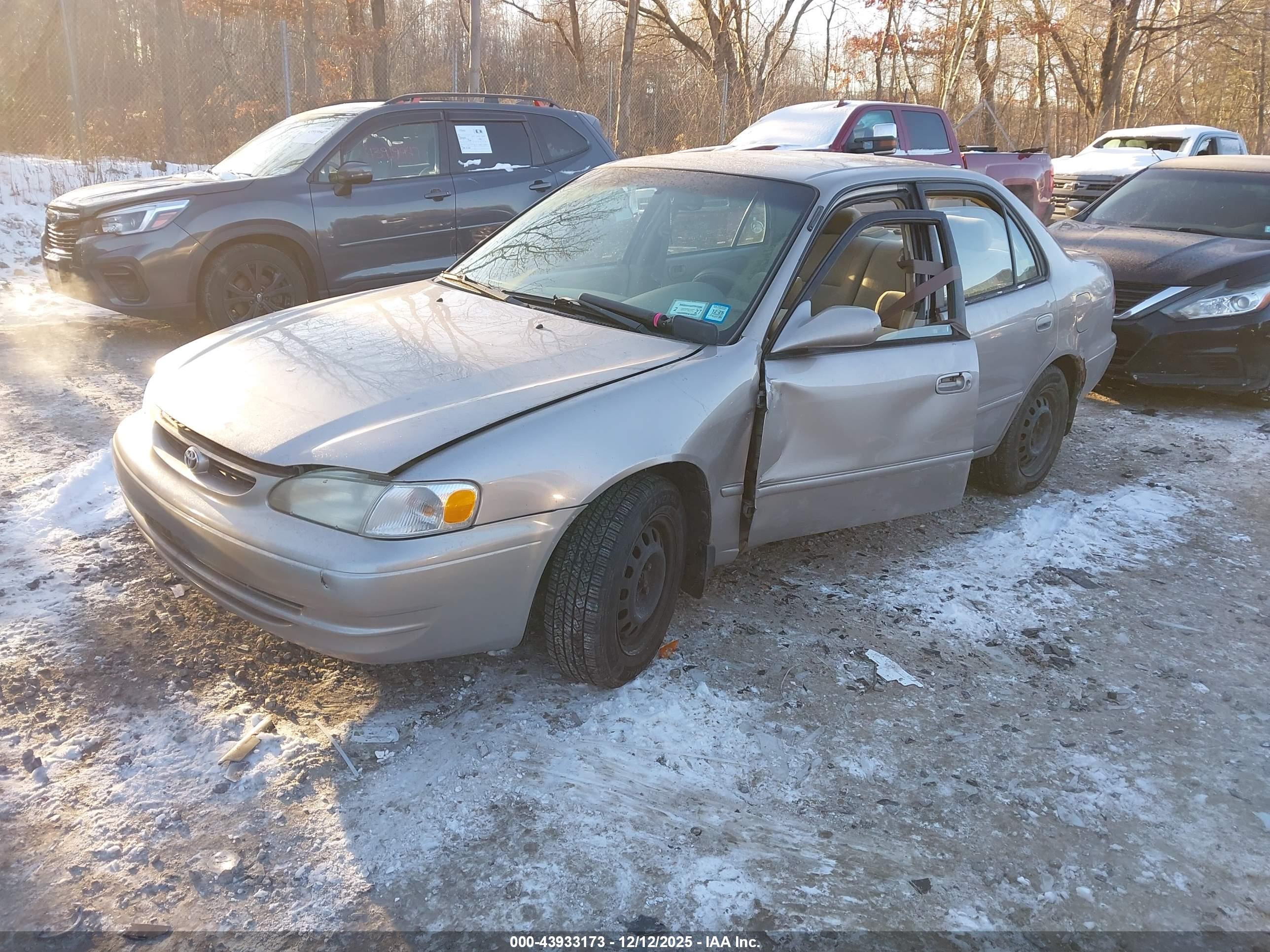 TOYOTA COROLLA image 2