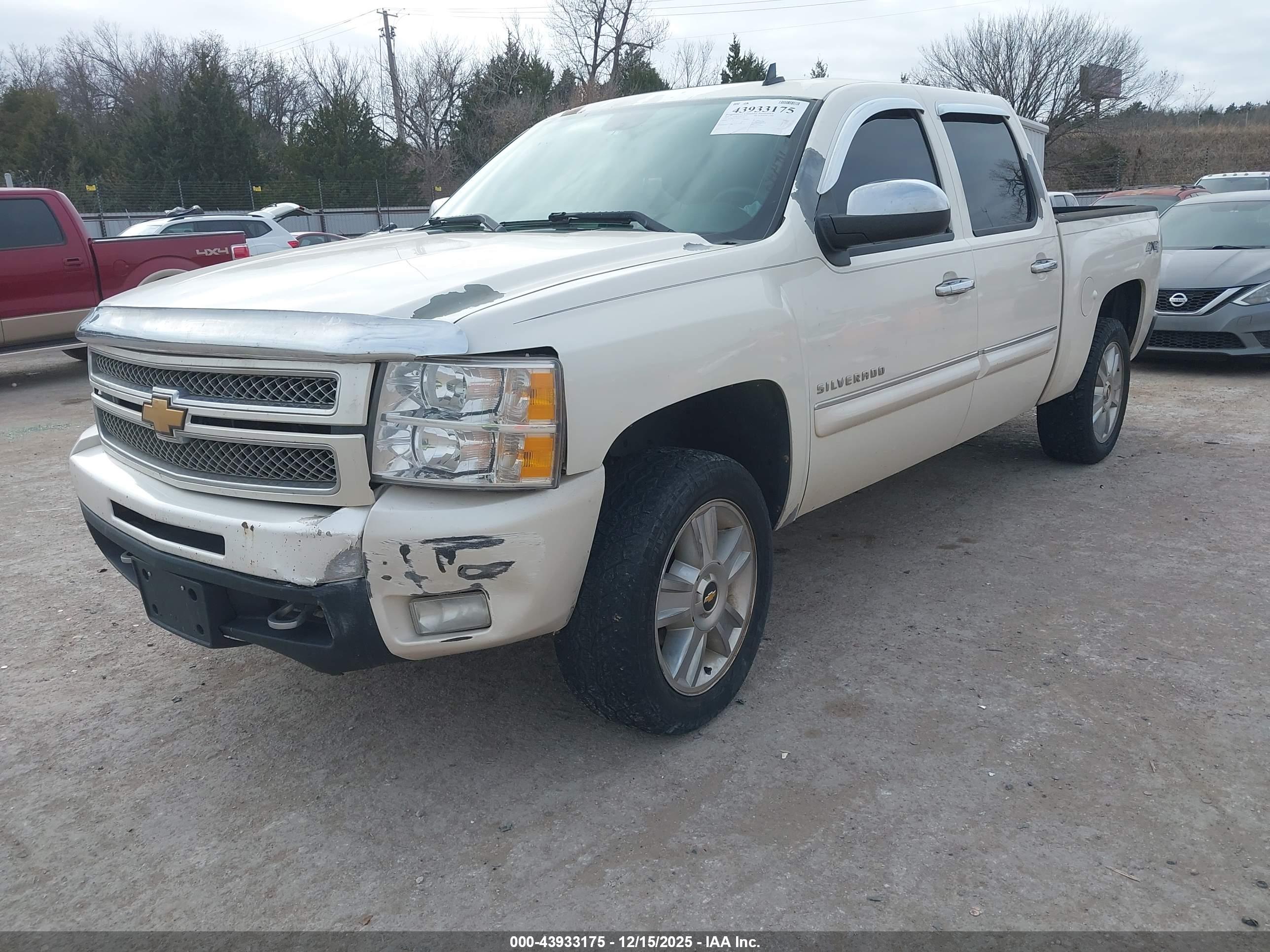 CHEVROLET SILVERADO image 2