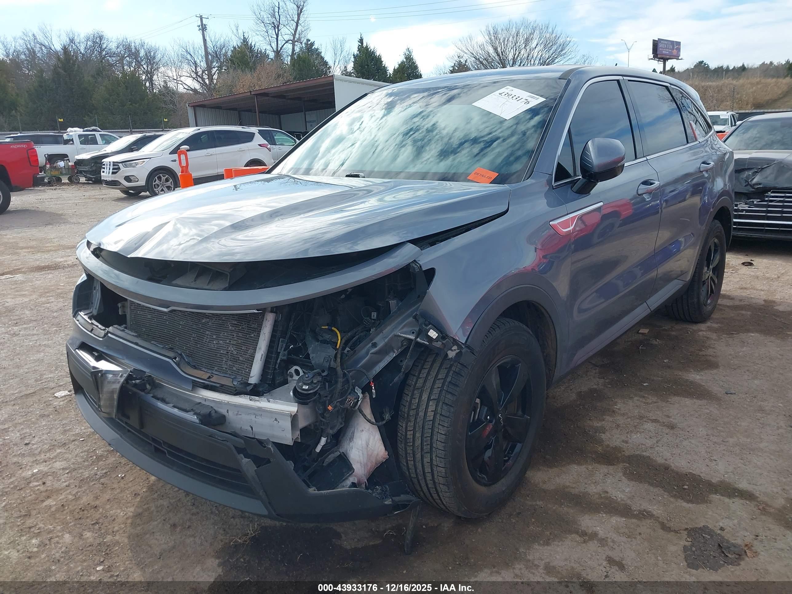 KIA SORENTO image 2
