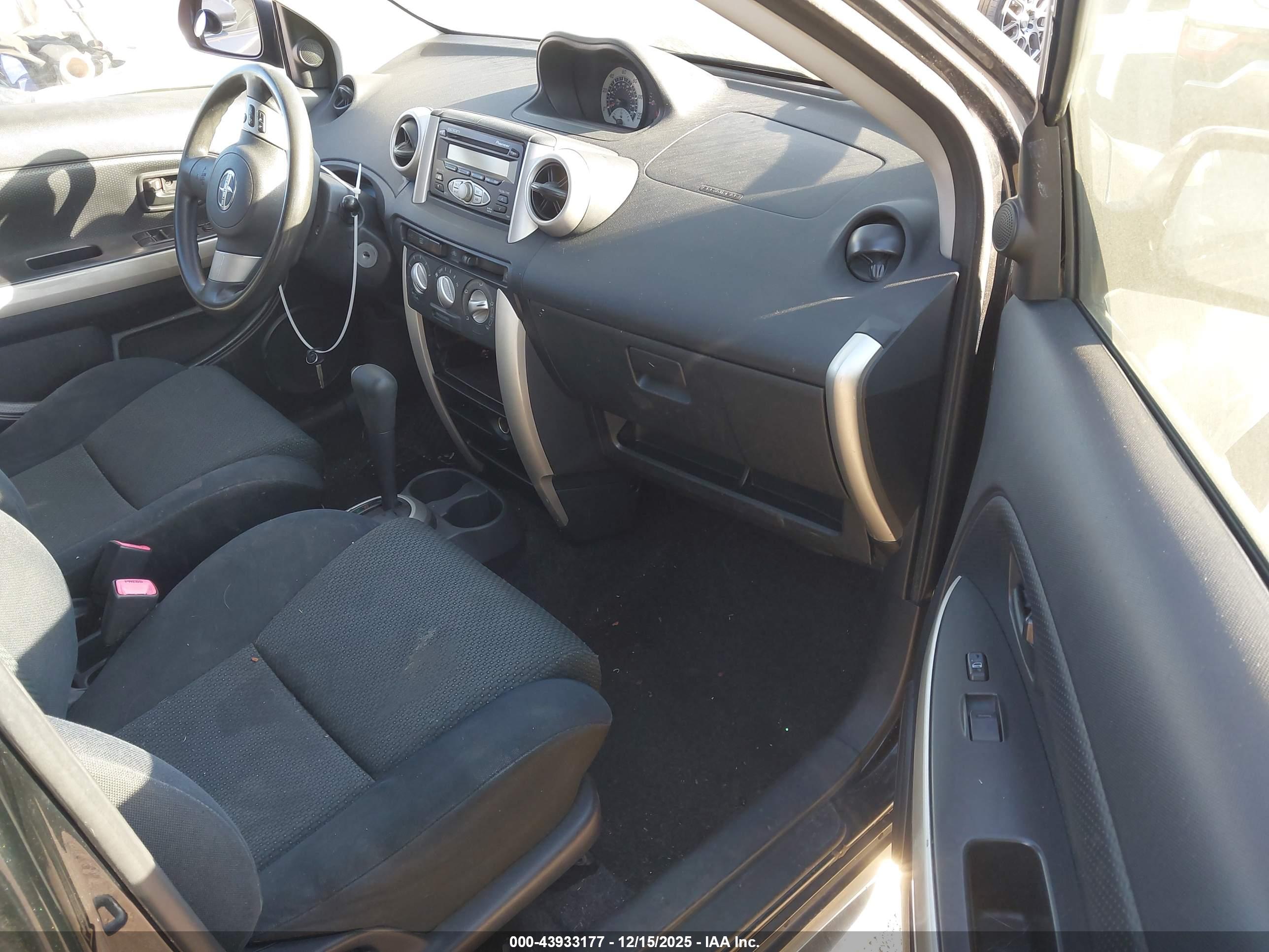 SCION XA image 5
