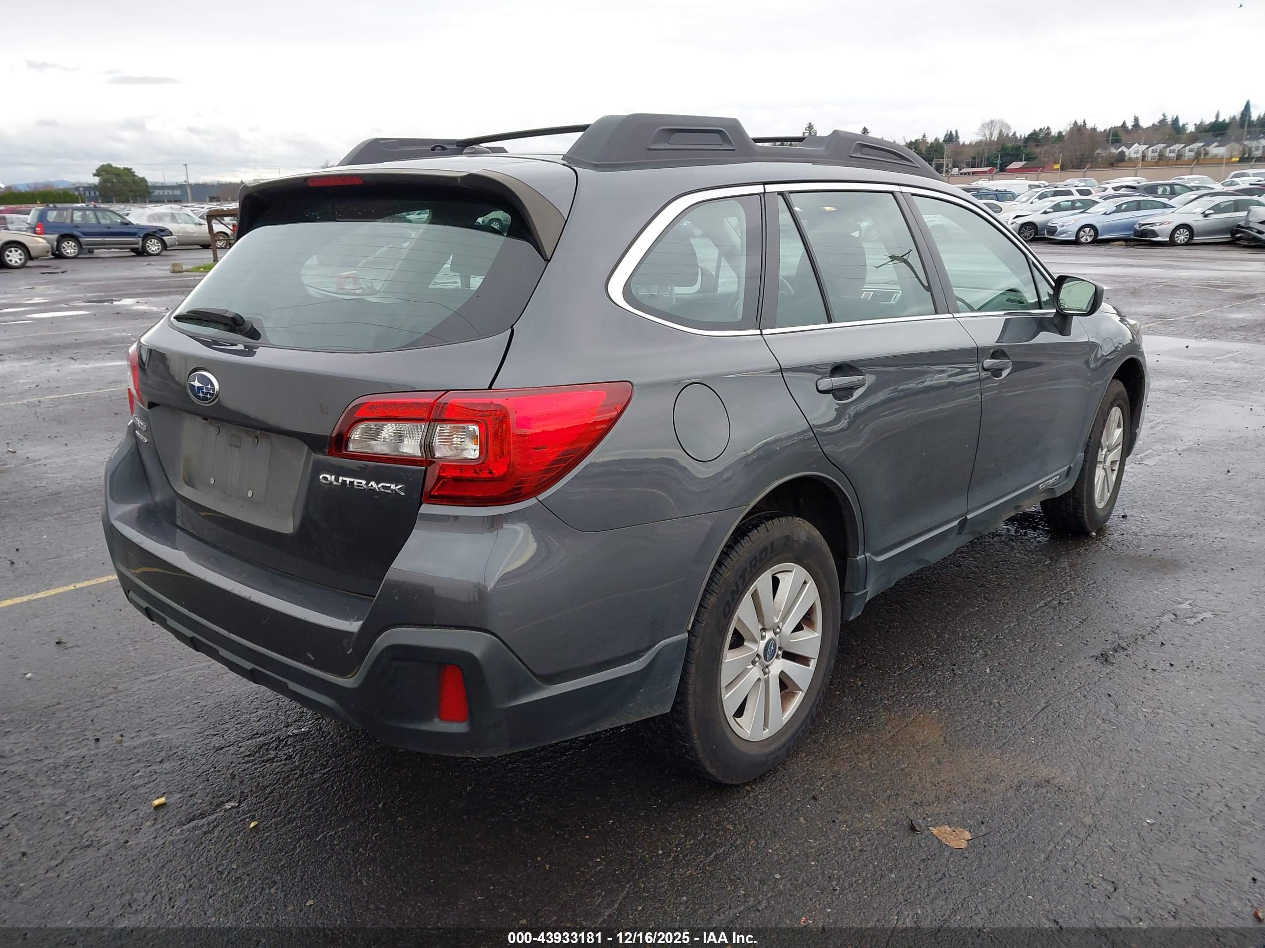SUBARU OUTBACK image 4