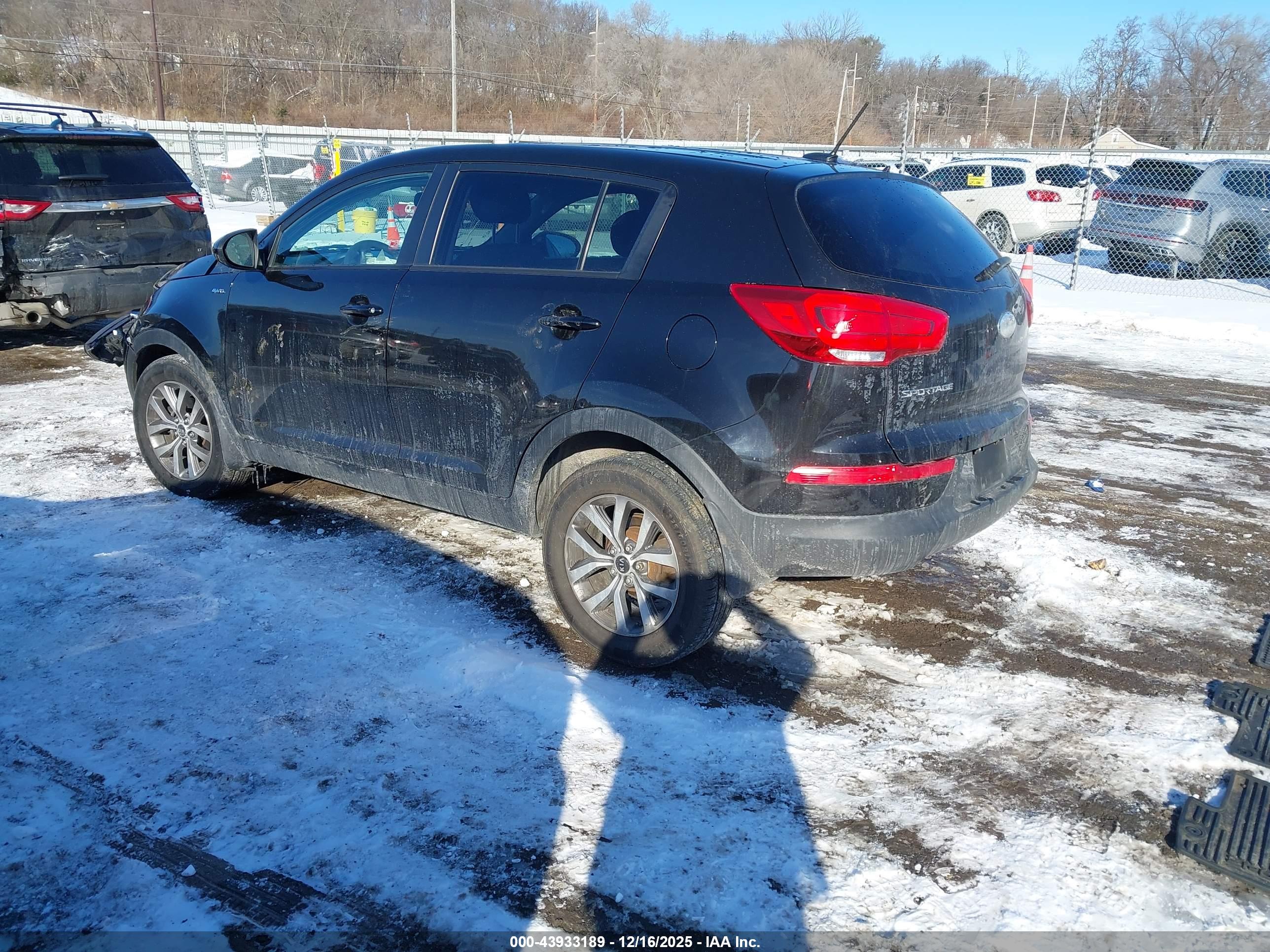 KIA SPORTAGE image 3