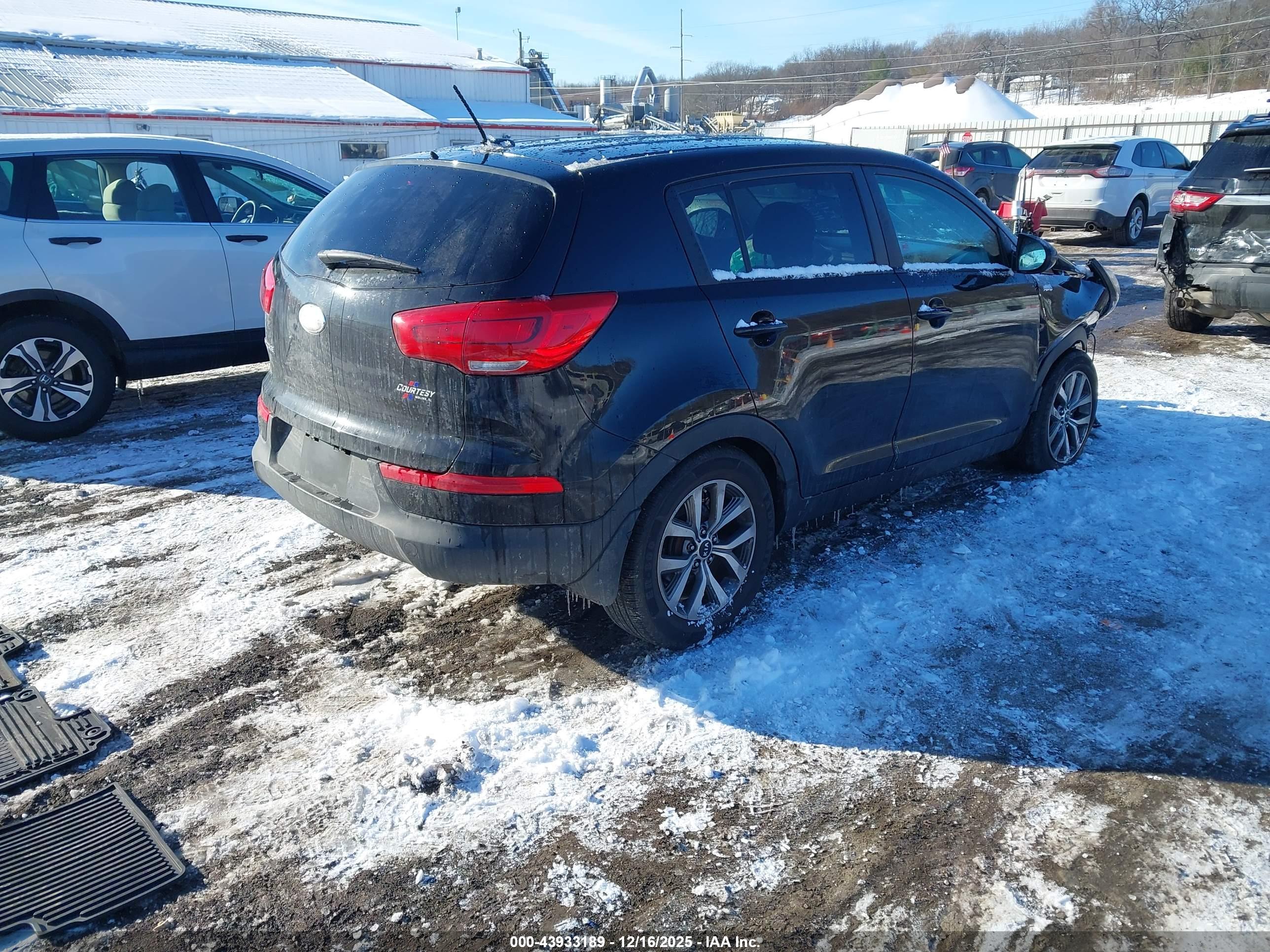 KIA SPORTAGE image 4