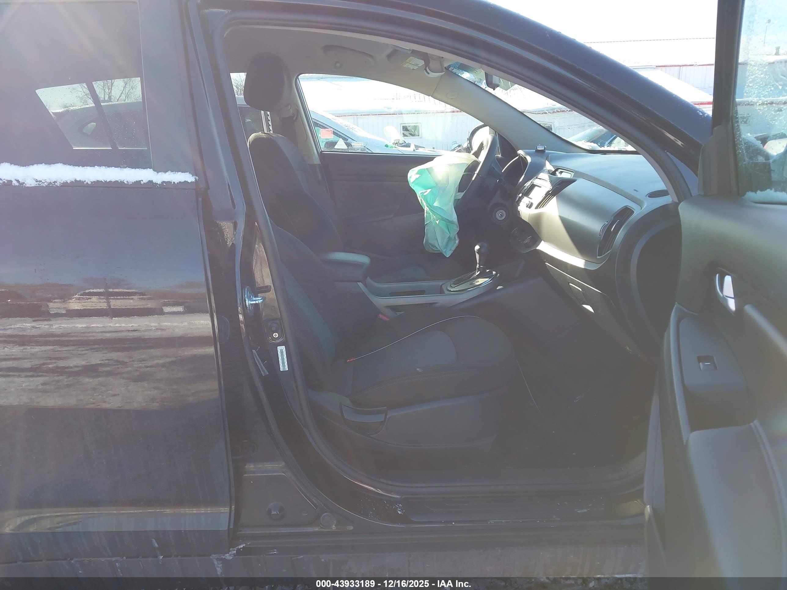 KIA SPORTAGE image 5