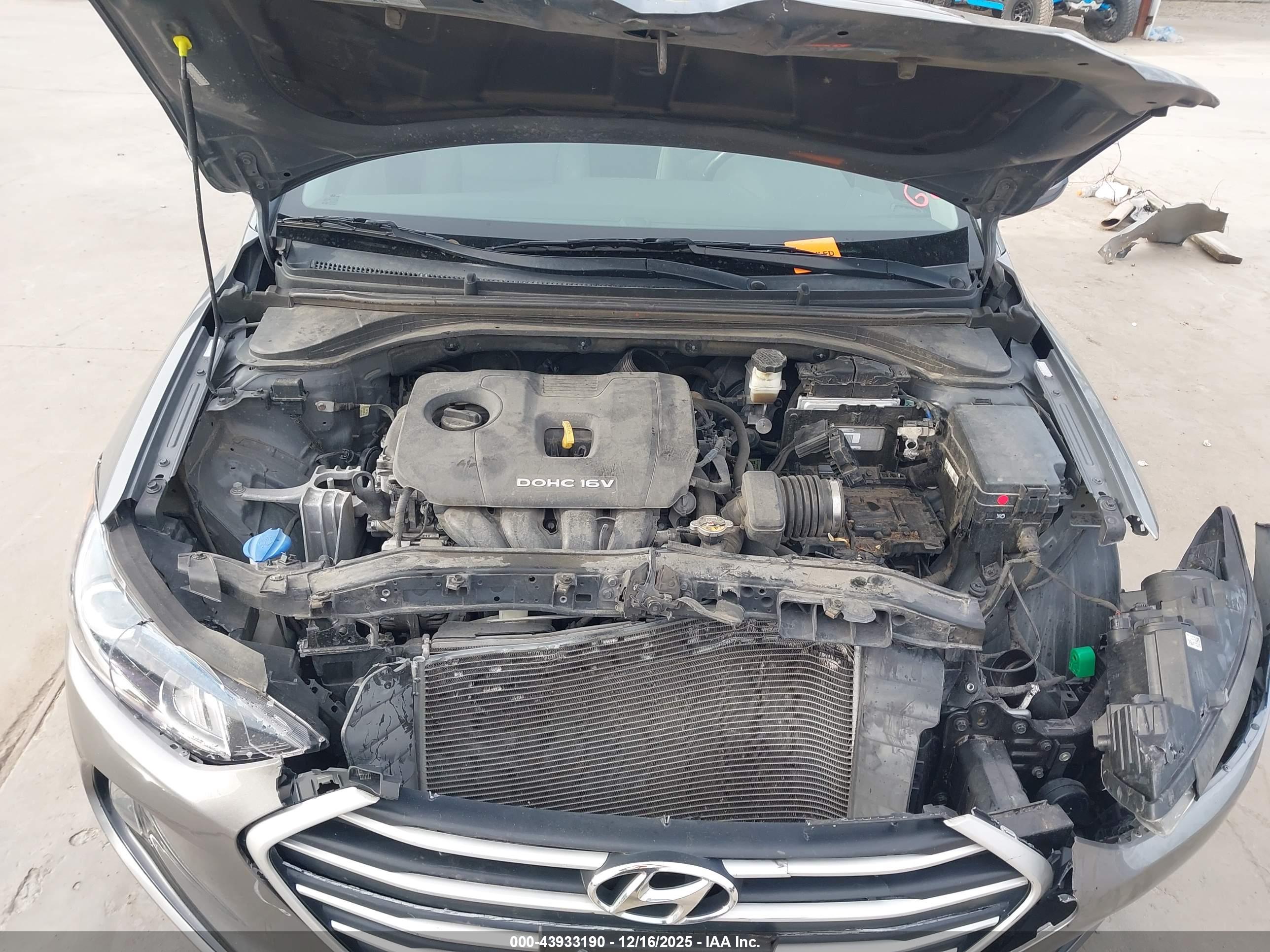 HYUNDAI ELANTRA image 10