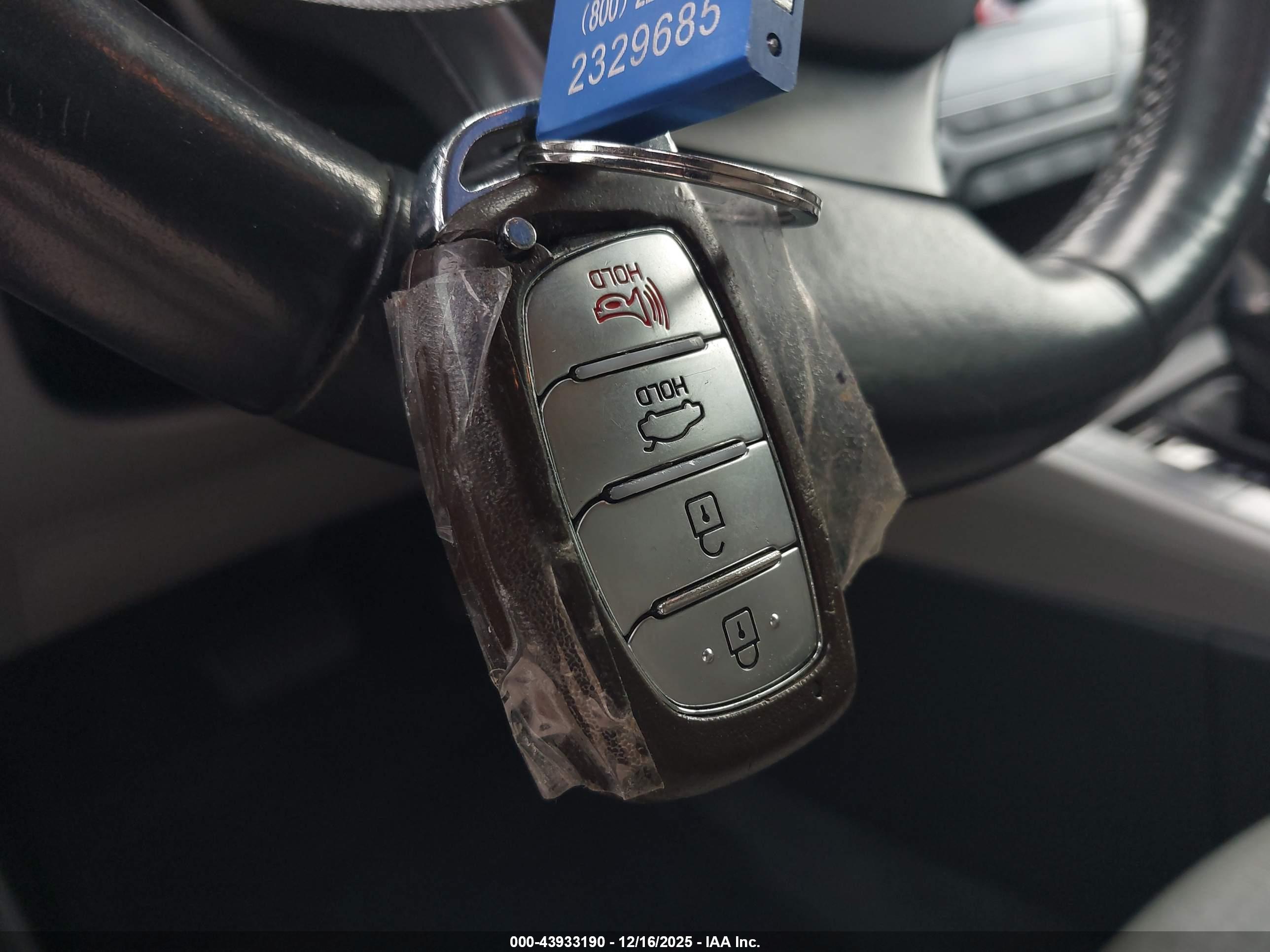 HYUNDAI ELANTRA image 11