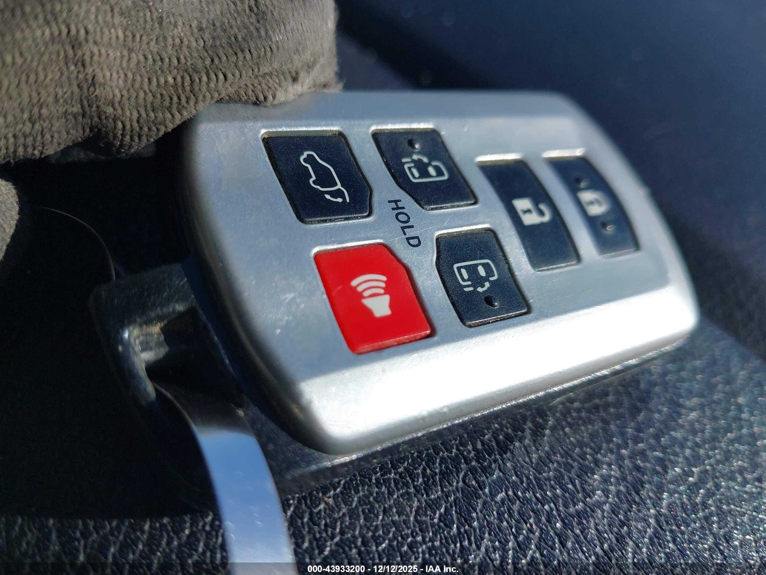 TOYOTA SIENNA image 11