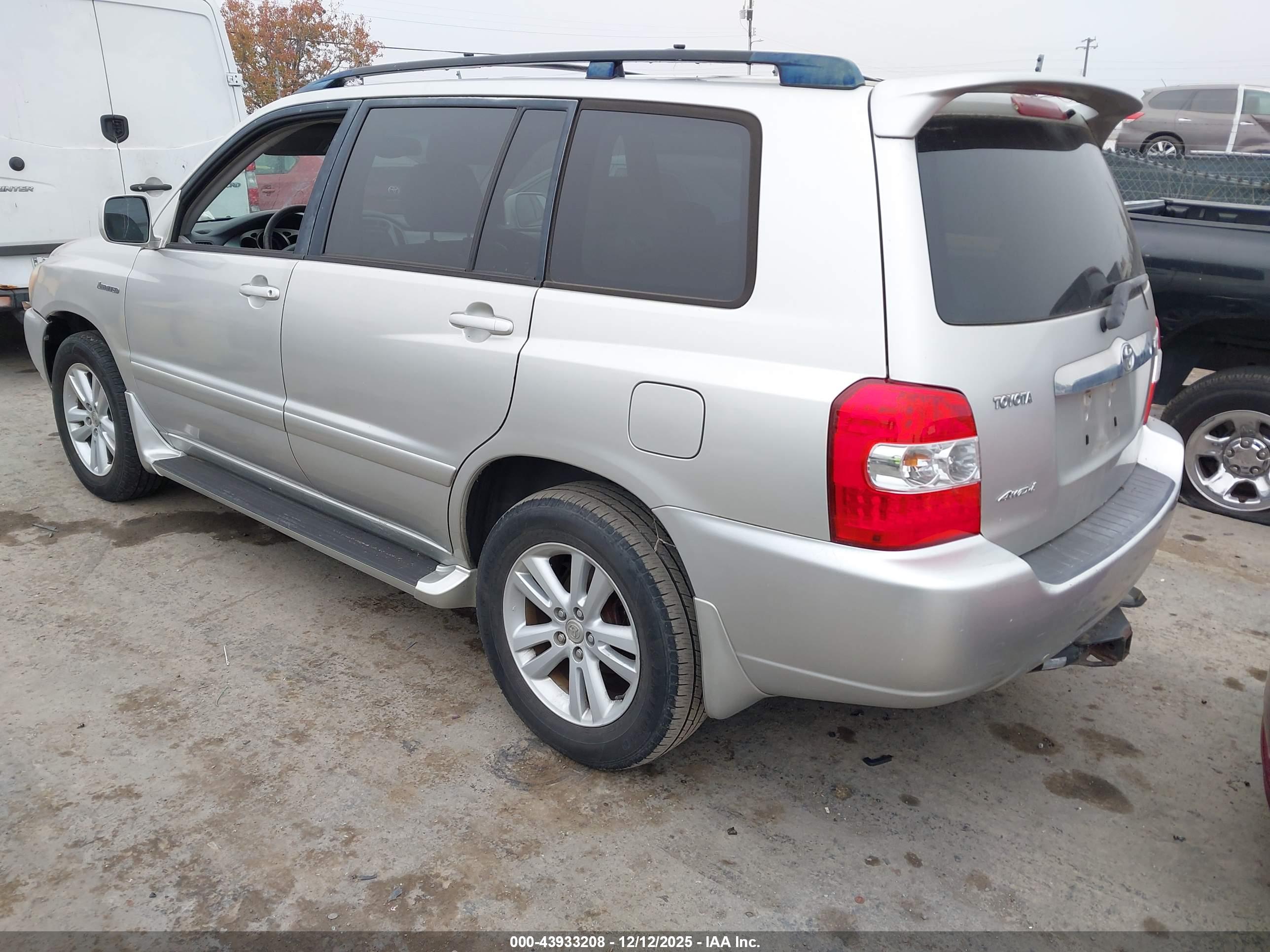 TOYOTA HIGHLANDER image 3