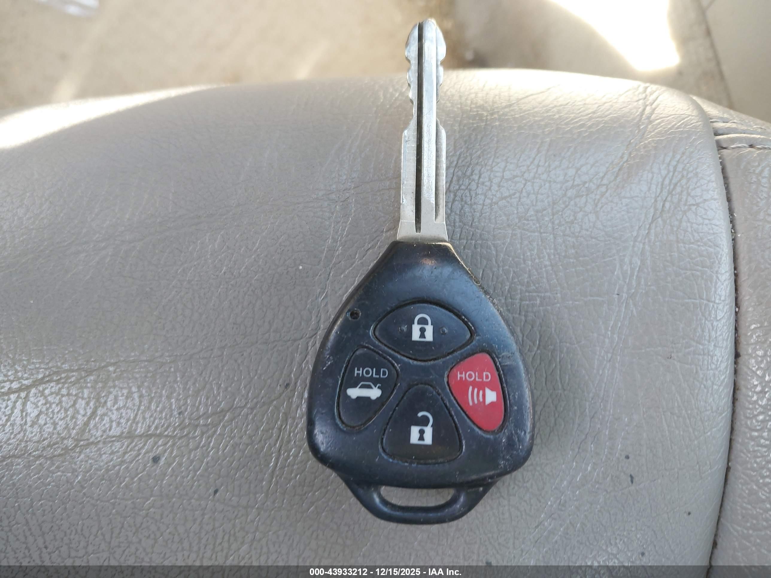 TOYOTA CAMRY image 11
