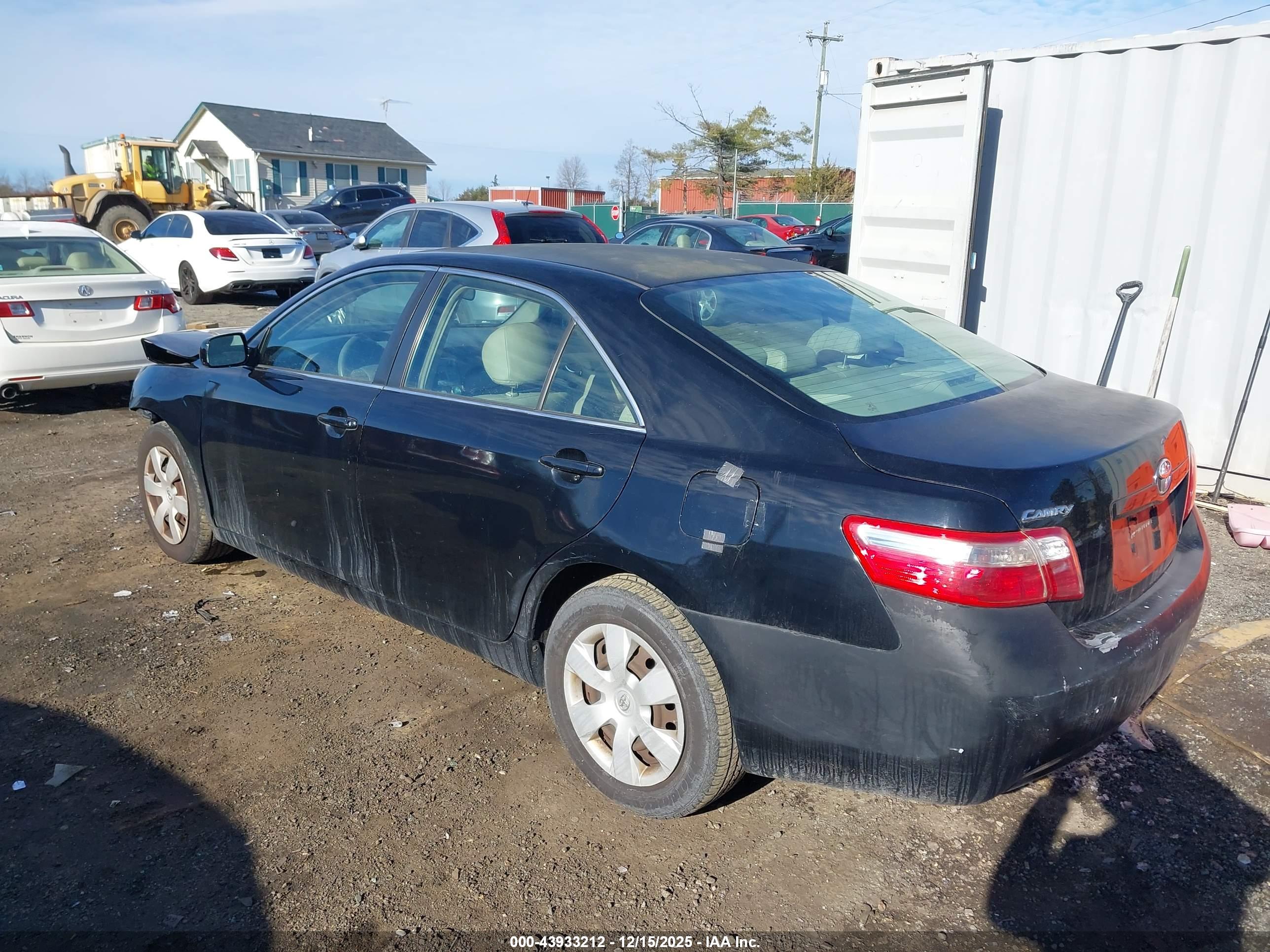 TOYOTA CAMRY image 3