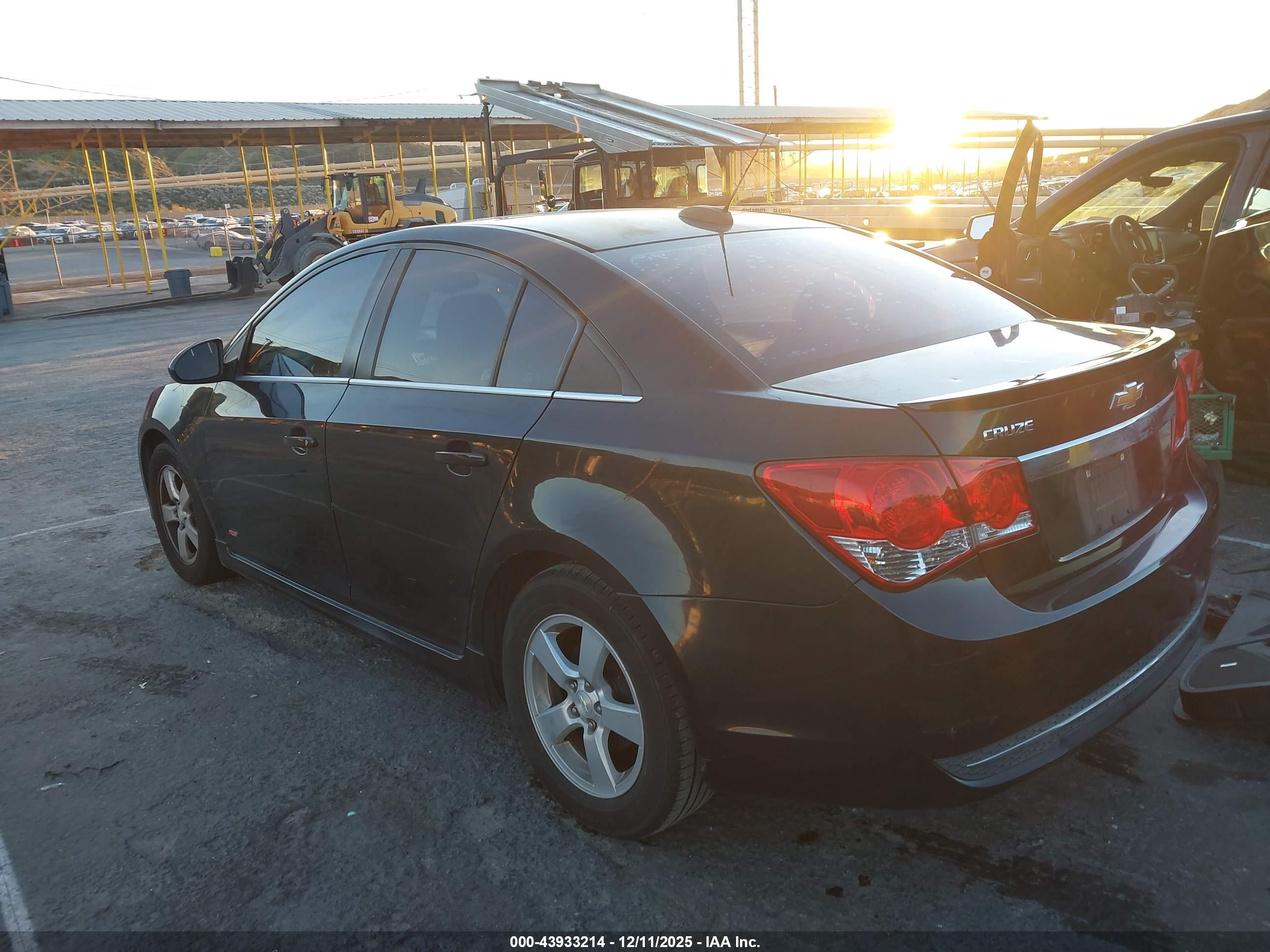 CHEVROLET CRUZE image 3