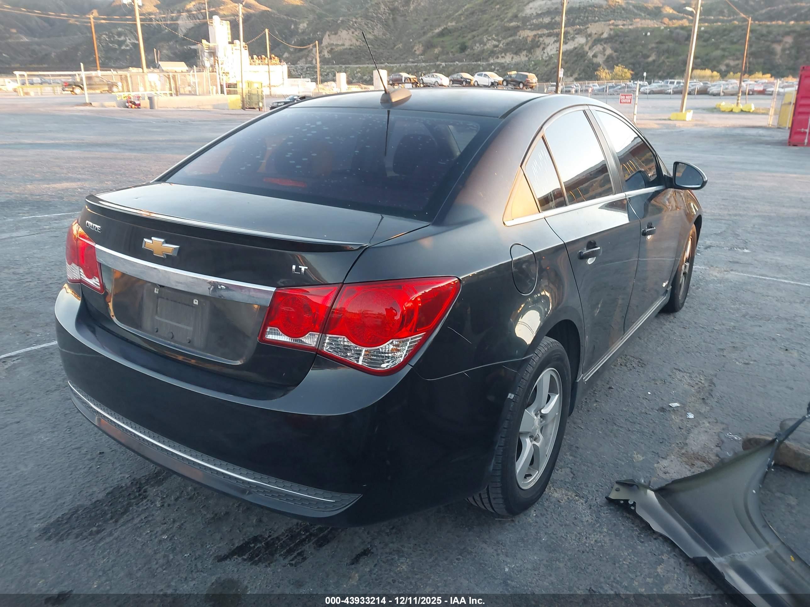 CHEVROLET CRUZE image 4