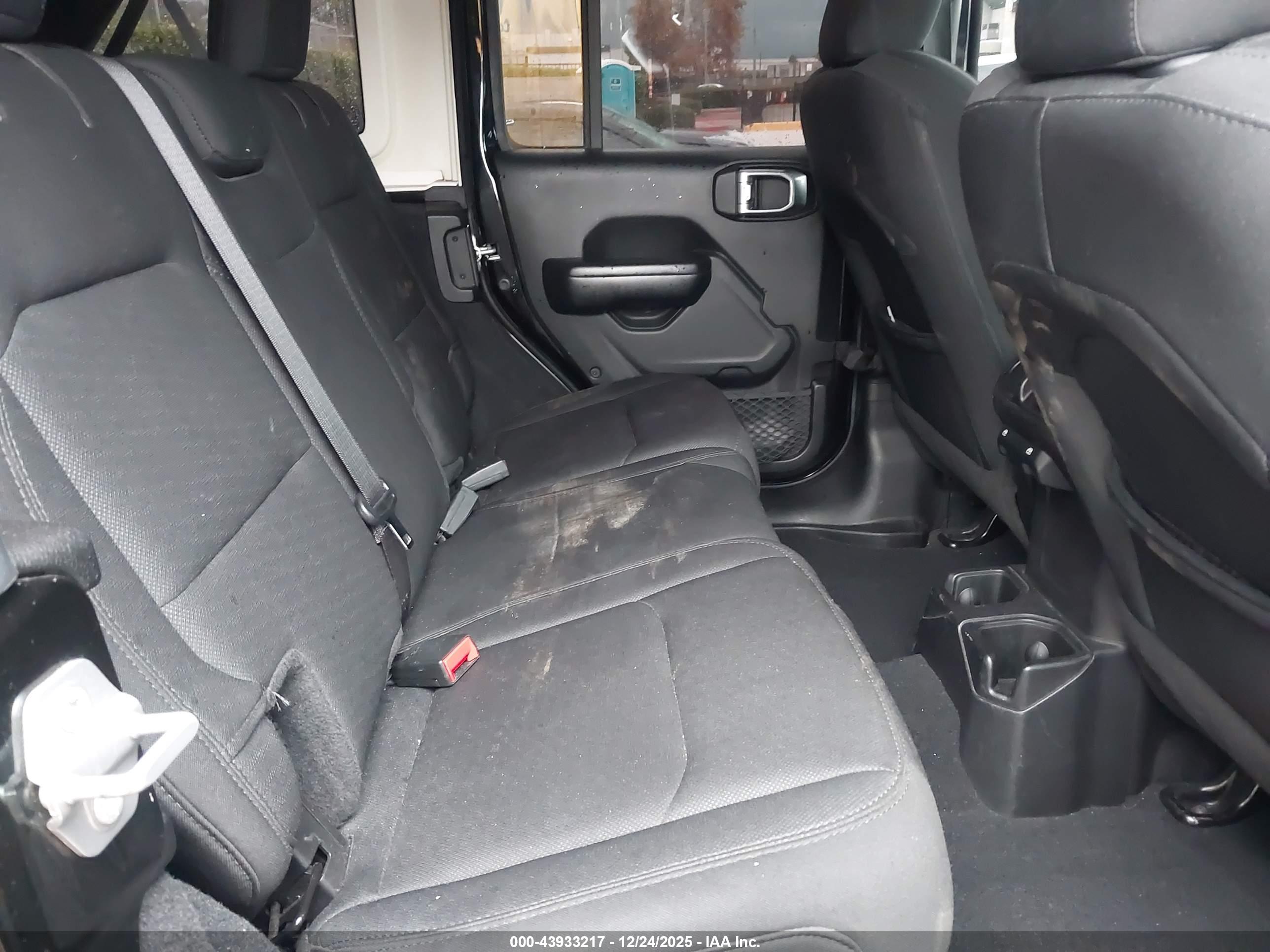 JEEP WRANGLER image 8