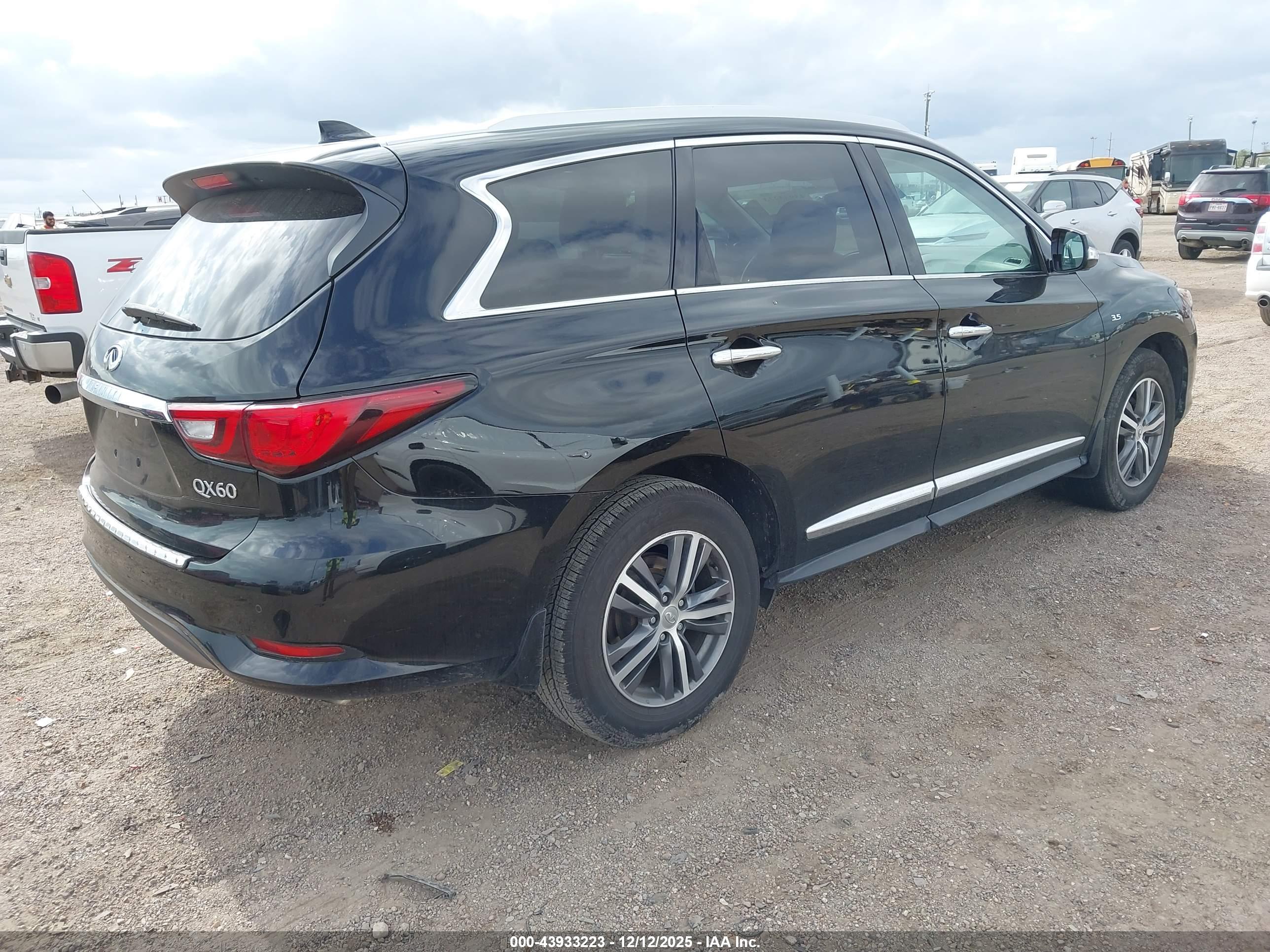 INFINITI QX60 image 4