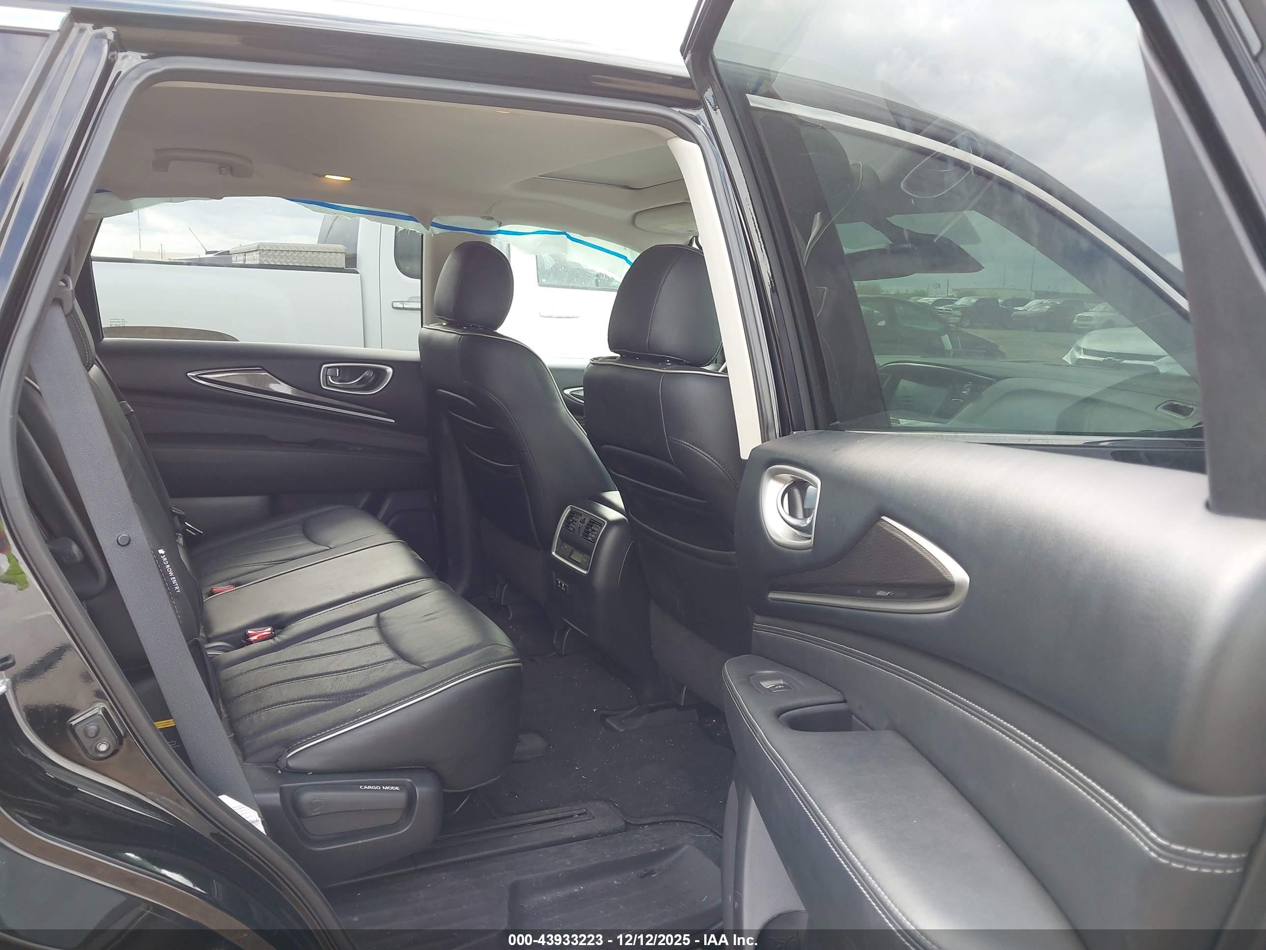 INFINITI QX60 image 8