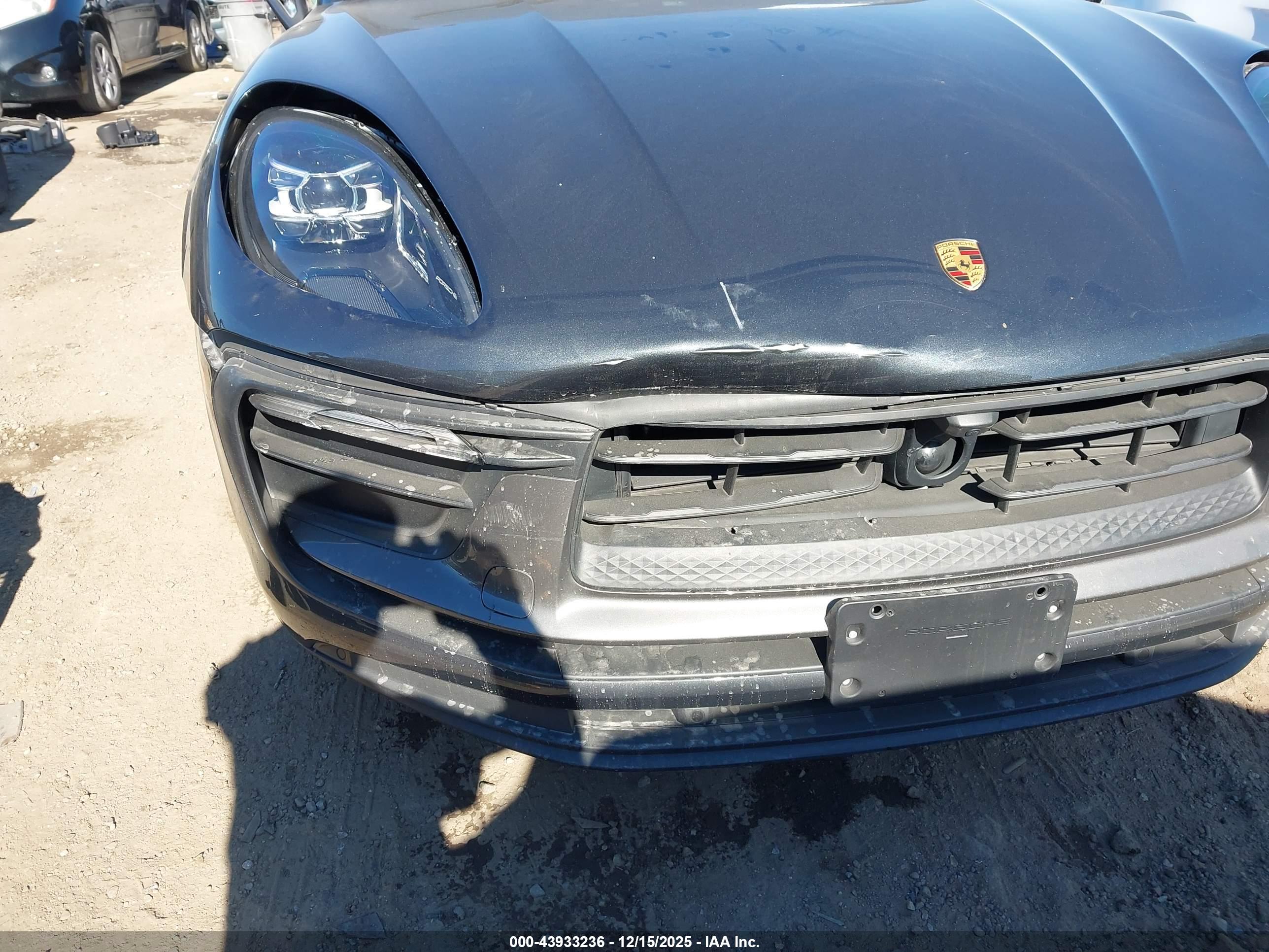 PORSCHE MACAN image 6