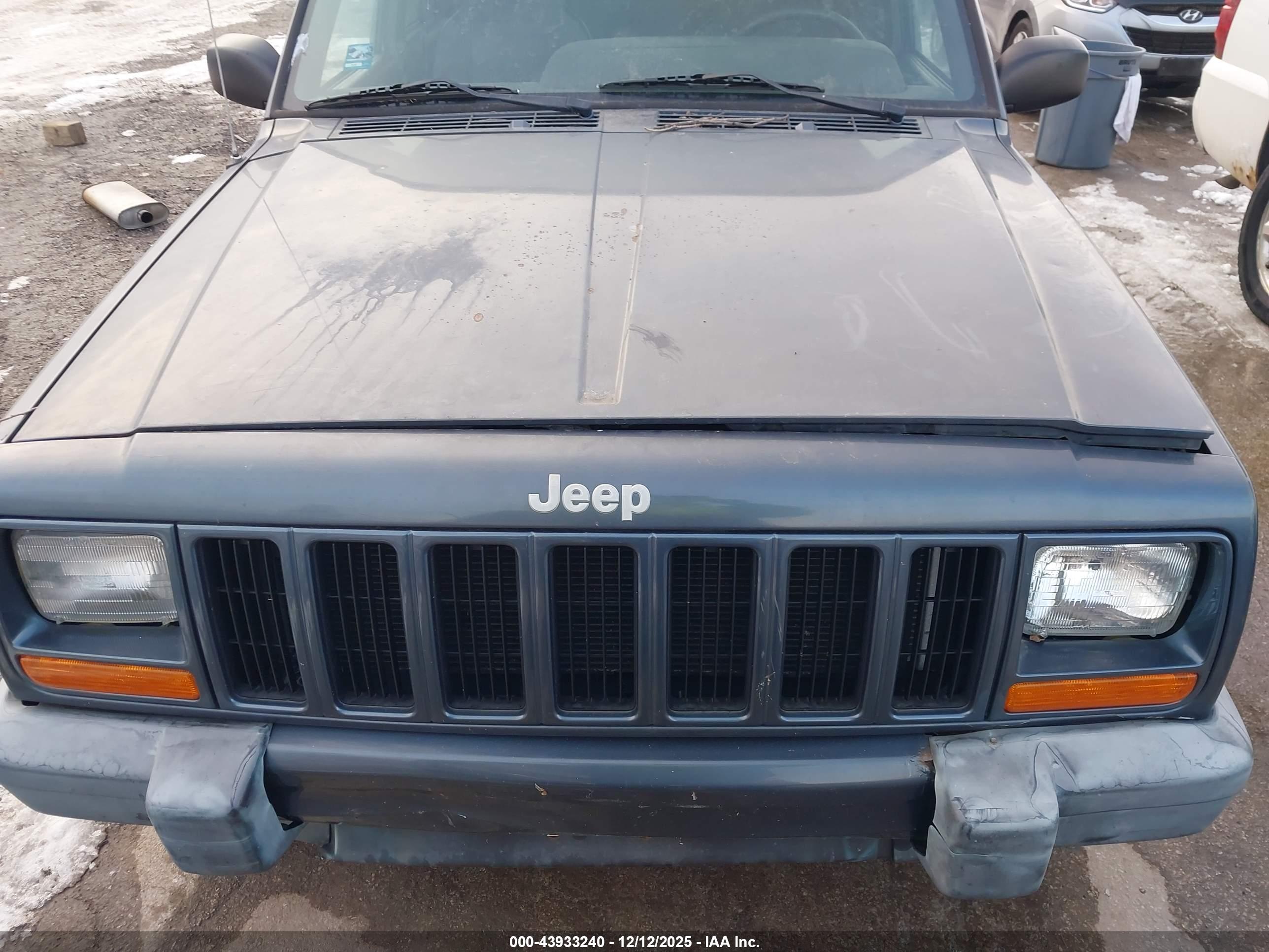 JEEP CHEROKEE image 10