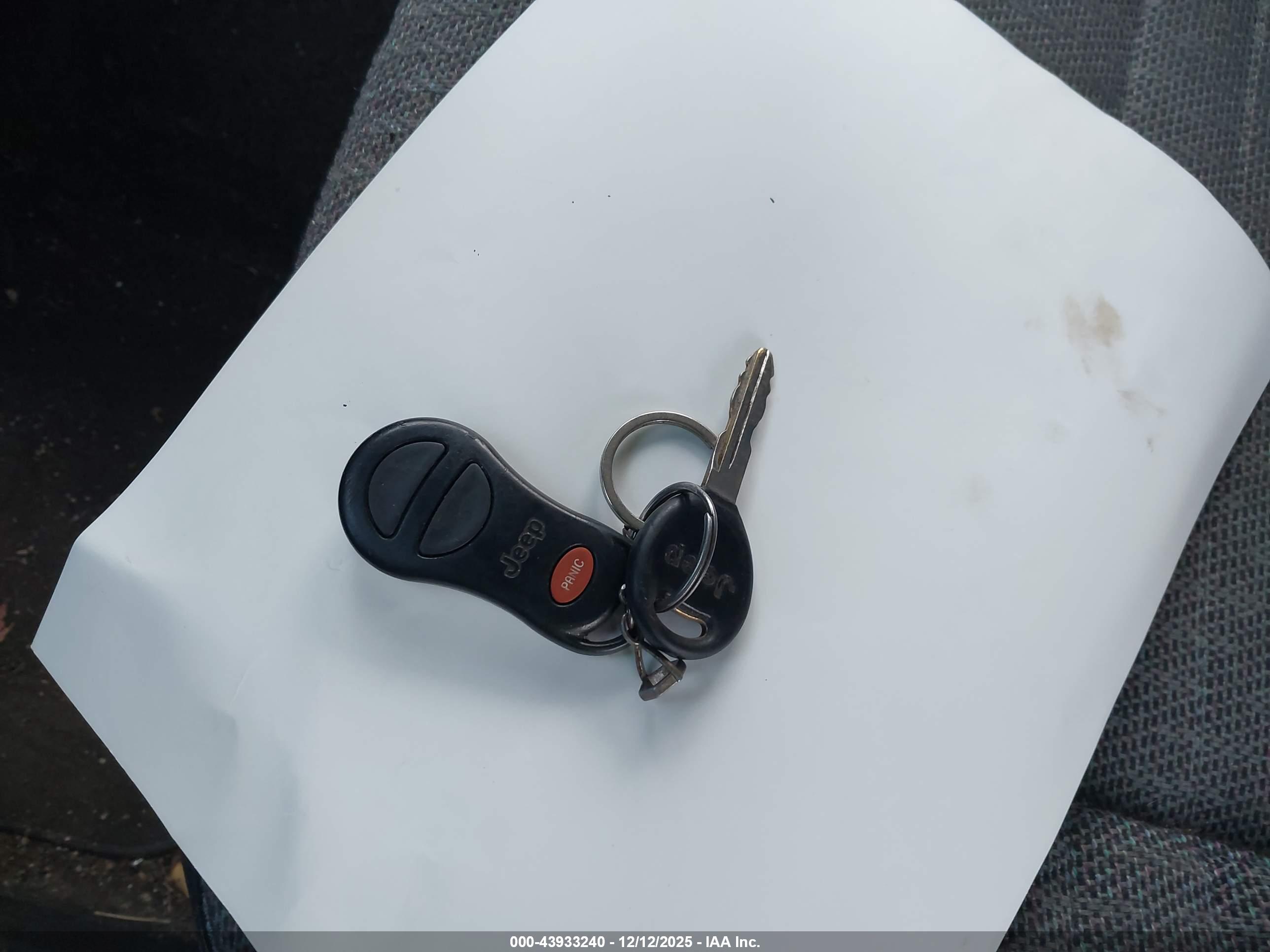 JEEP CHEROKEE image 11