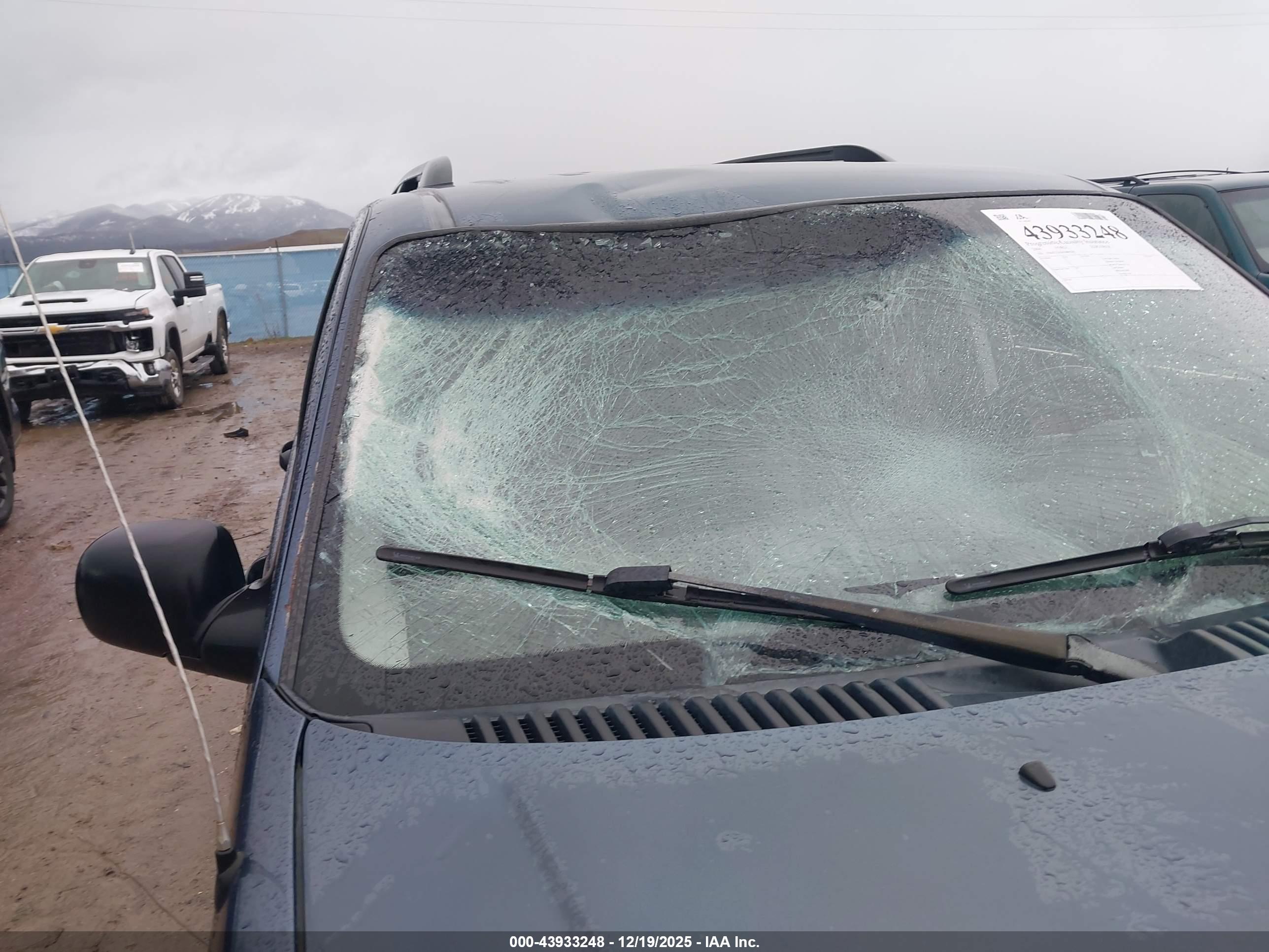 FORD EXPLORER image 6