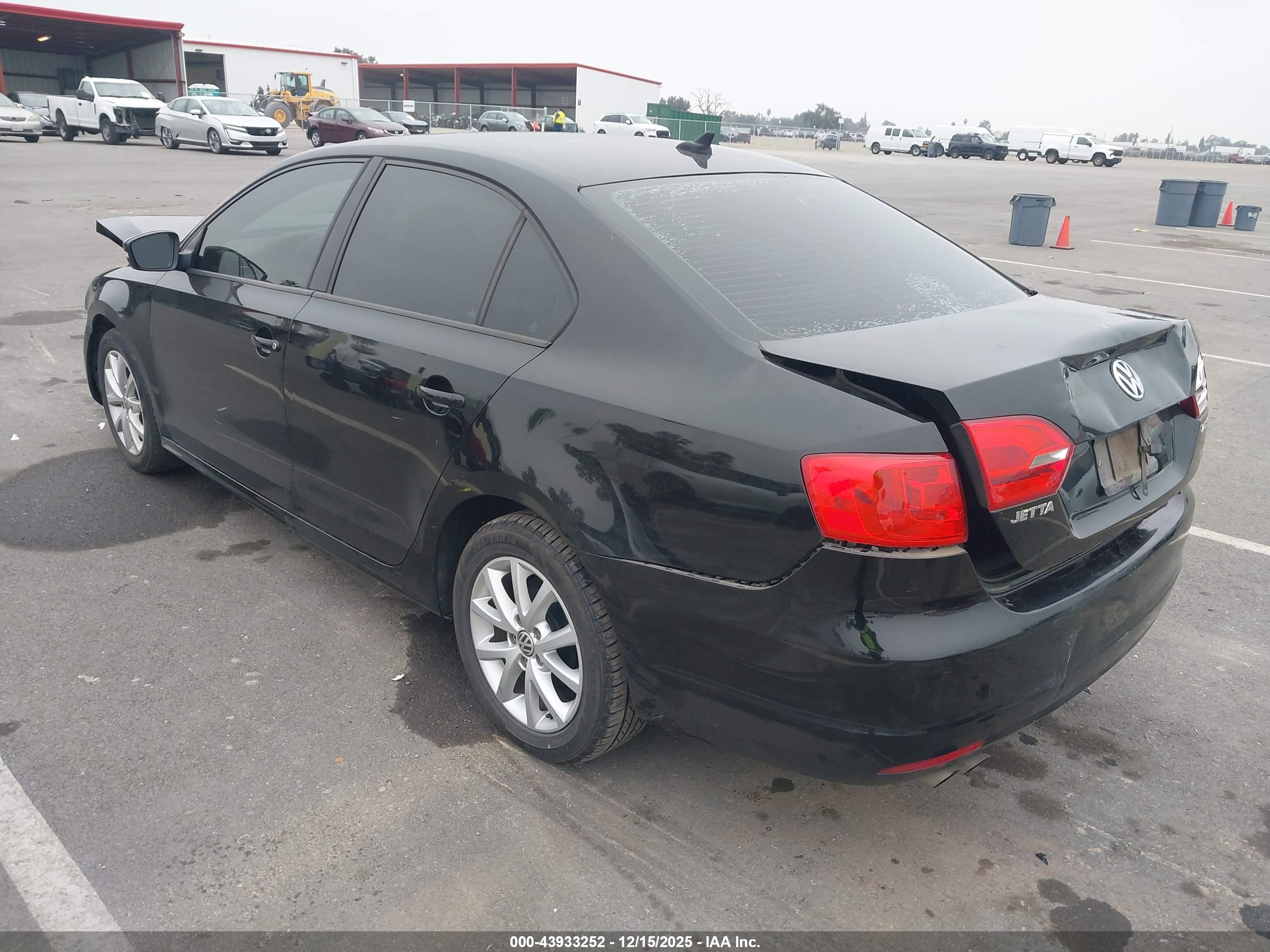 VOLKSWAGEN JETTA image 3