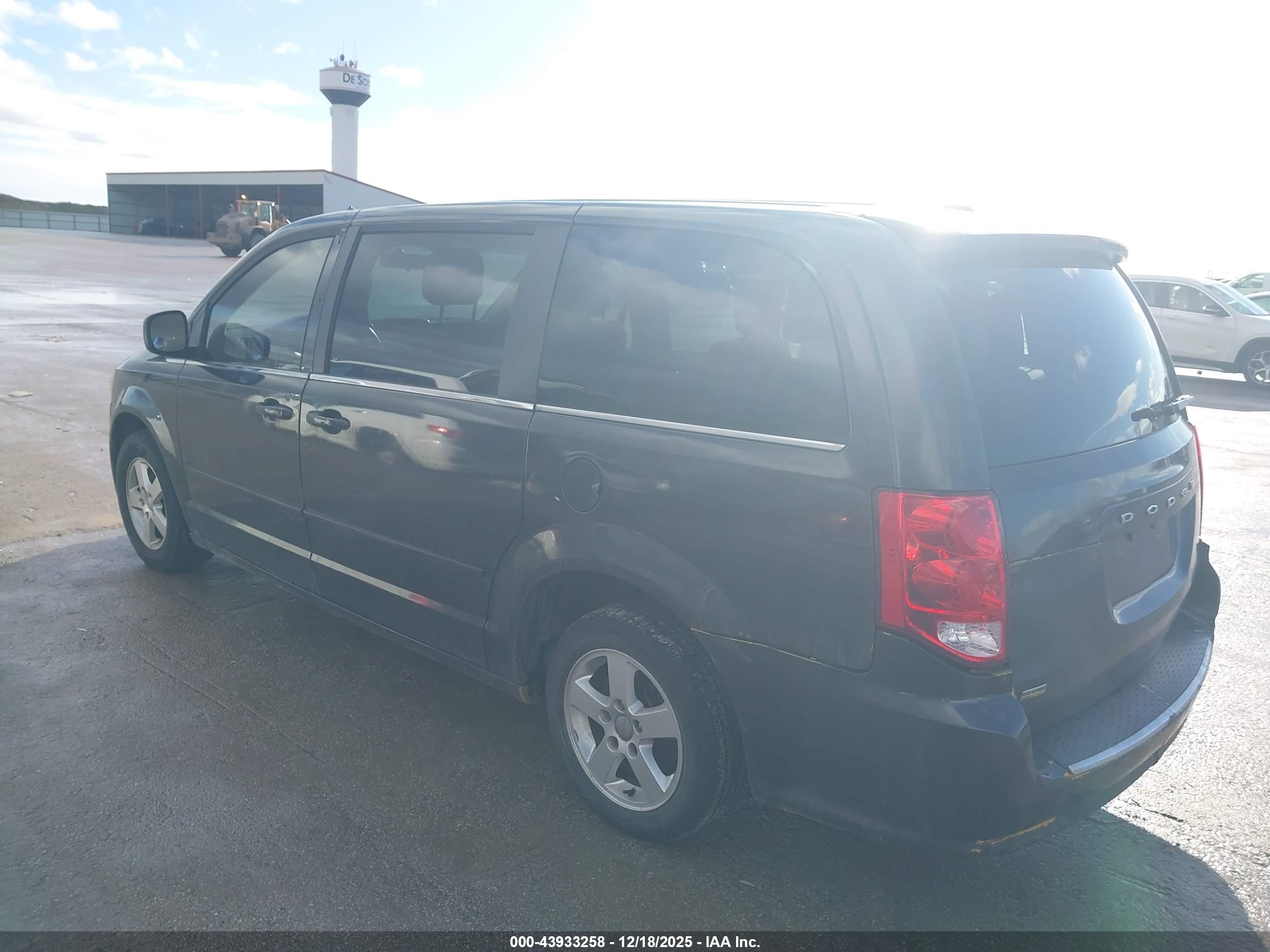 DODGE GRAND image 3